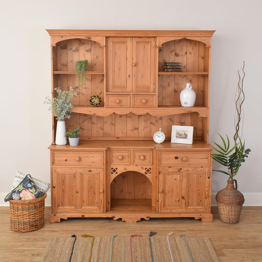 Large Pine Dresser
