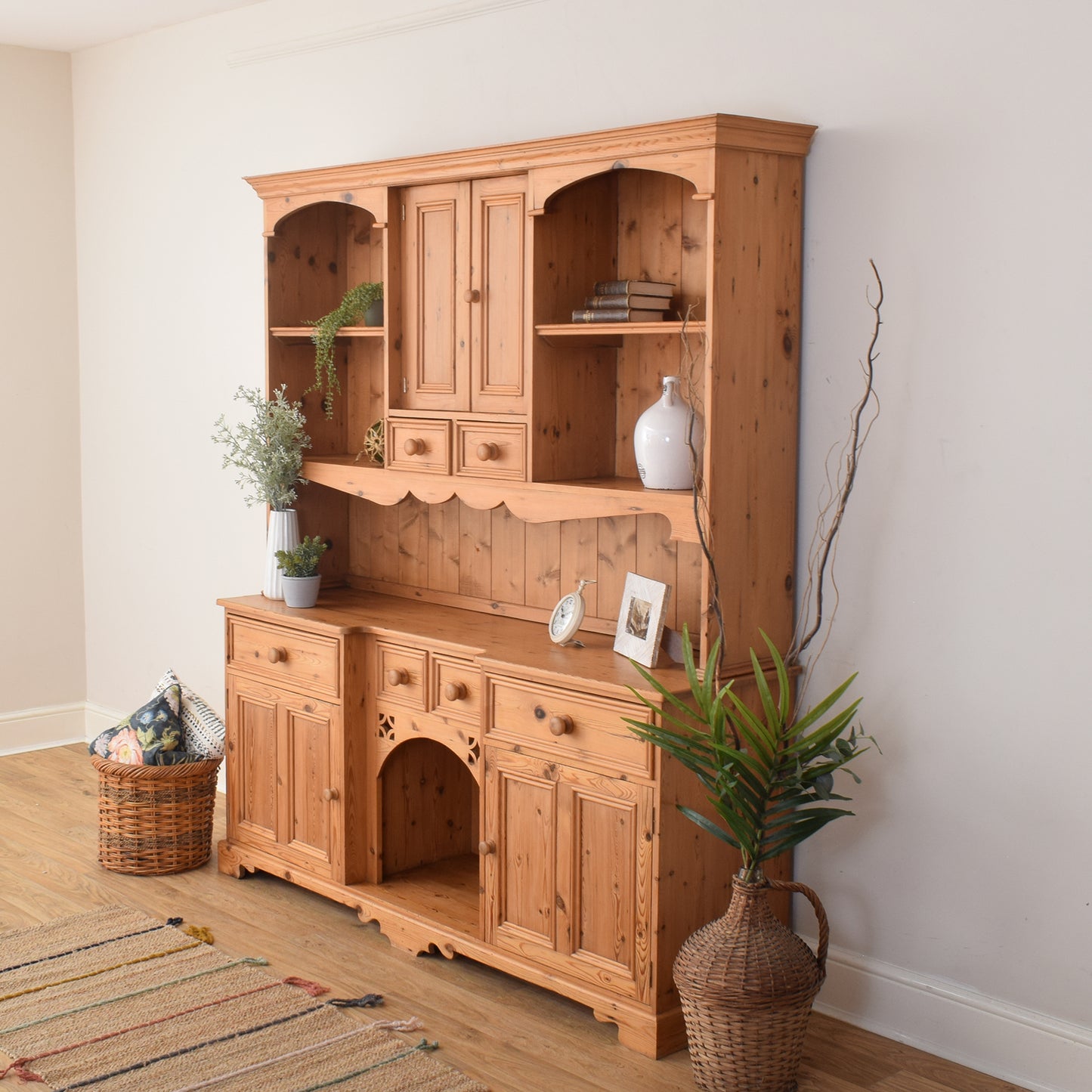 Large Pine Dresser