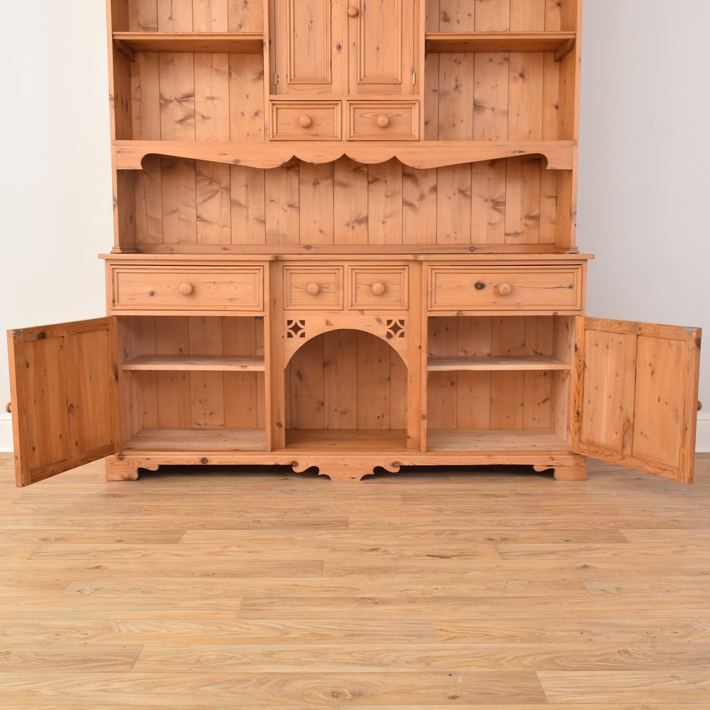 Large Pine Dresser