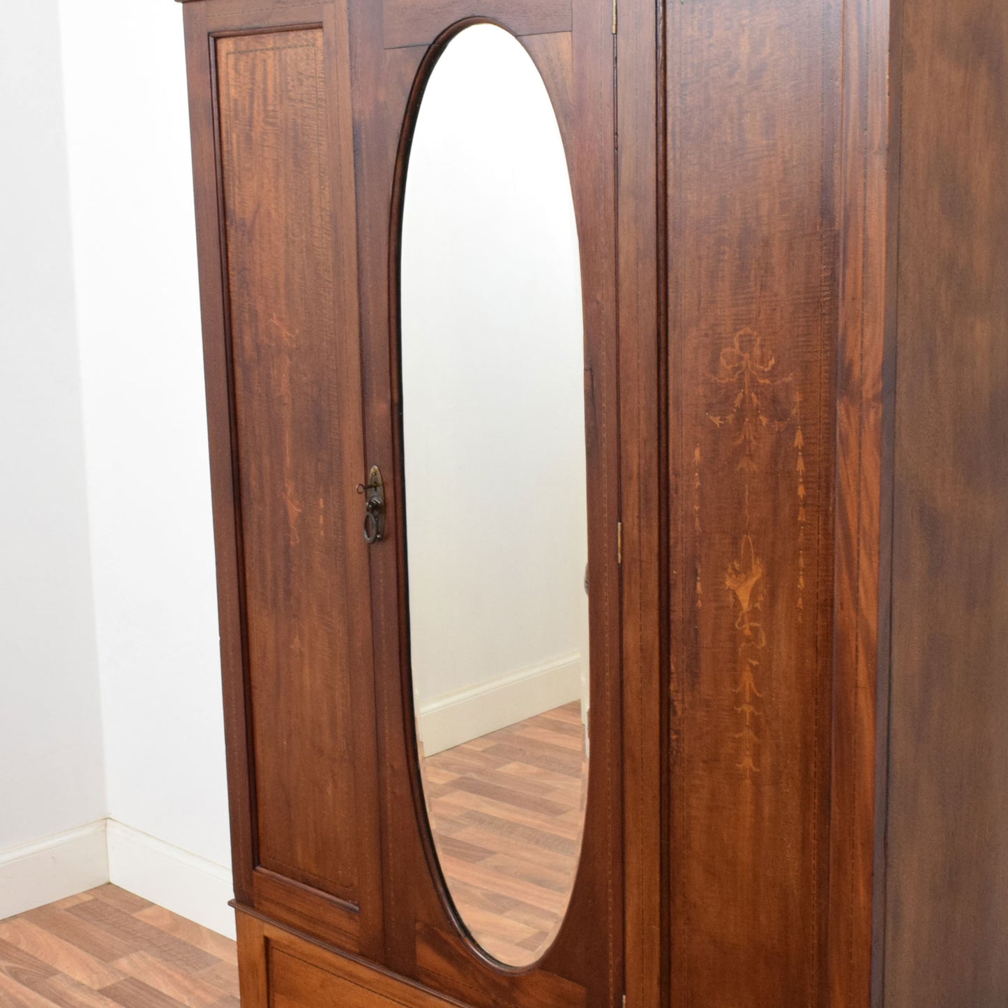 Mirrored Mahogany Hallrobe