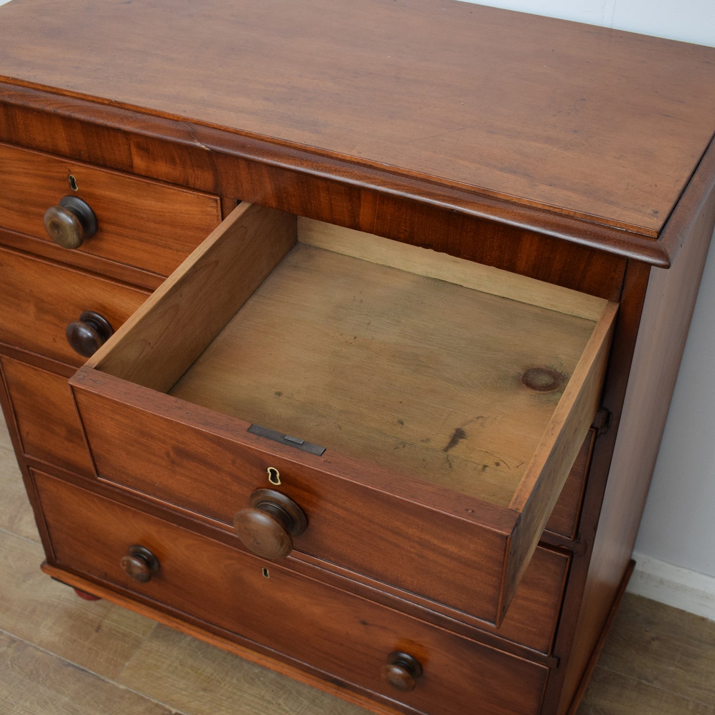 Victorian Chest of Drawers