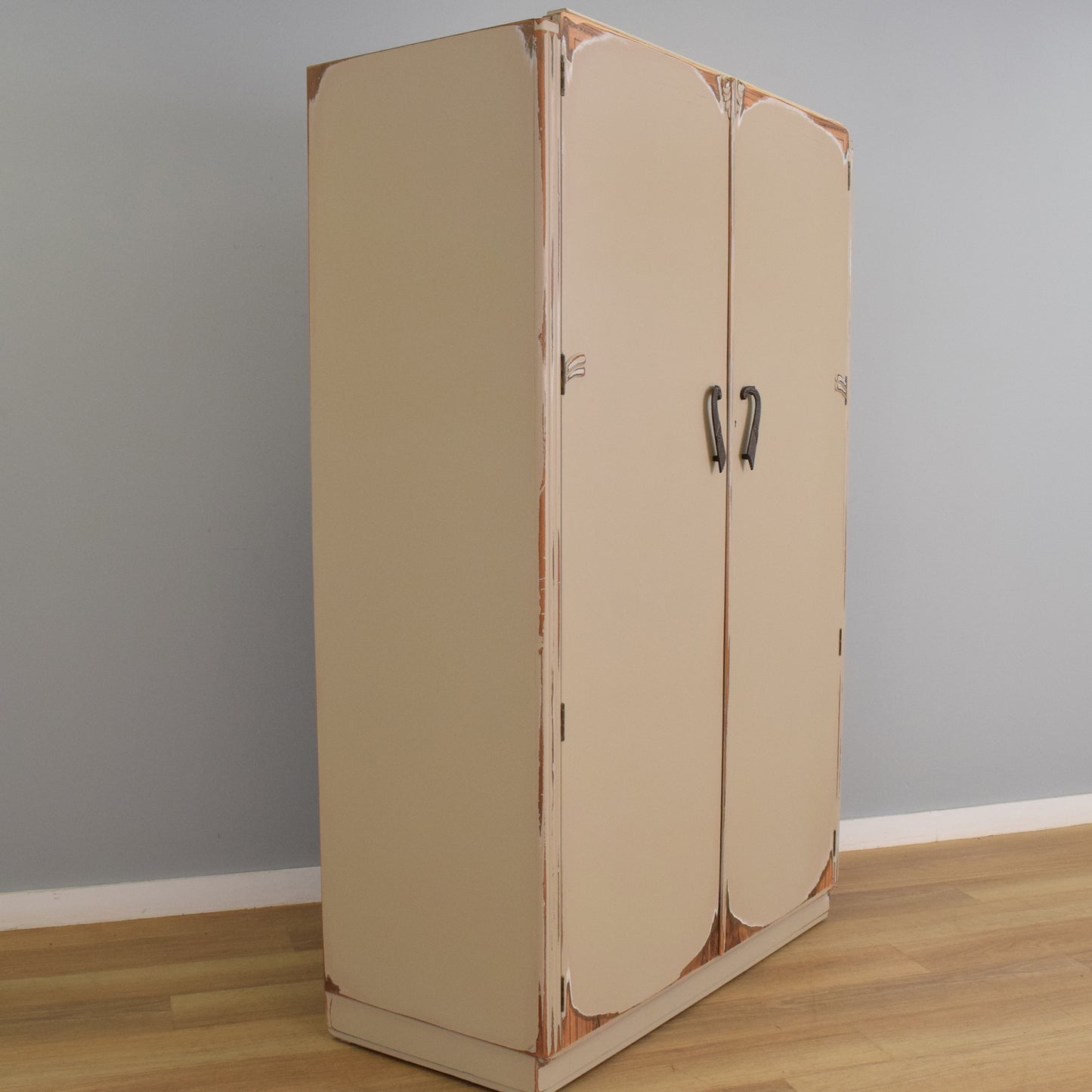 'Shabby' Double Wardrobe