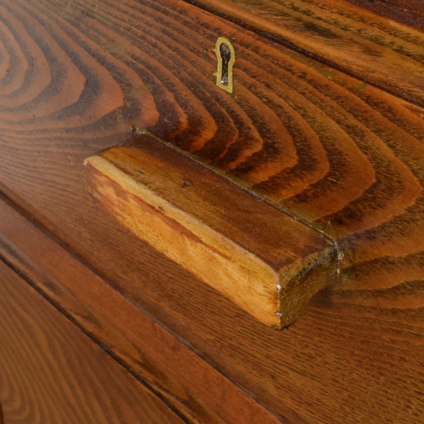 Rustic Oak Chest of Drawers