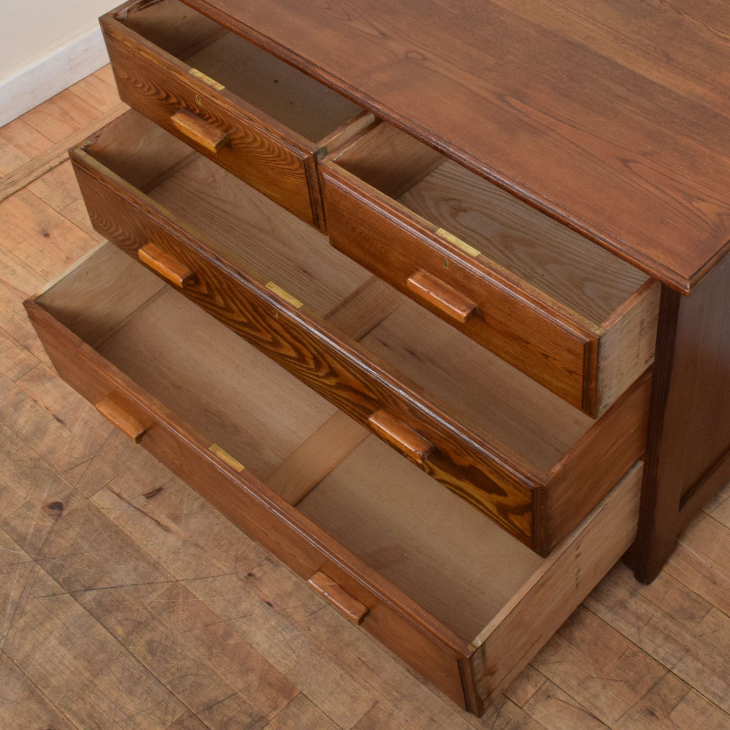 Rustic Oak Chest of Drawers