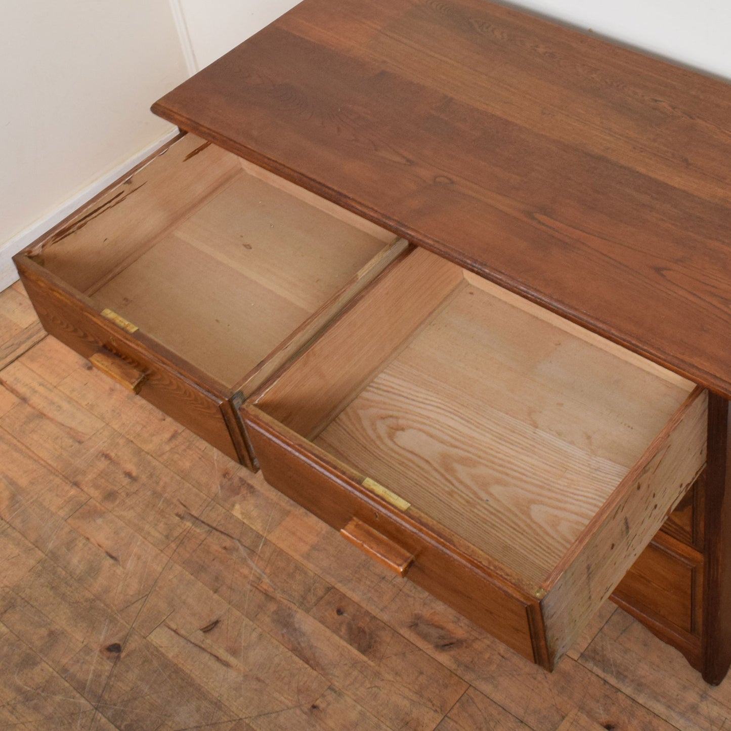 Rustic Oak Chest of Drawers