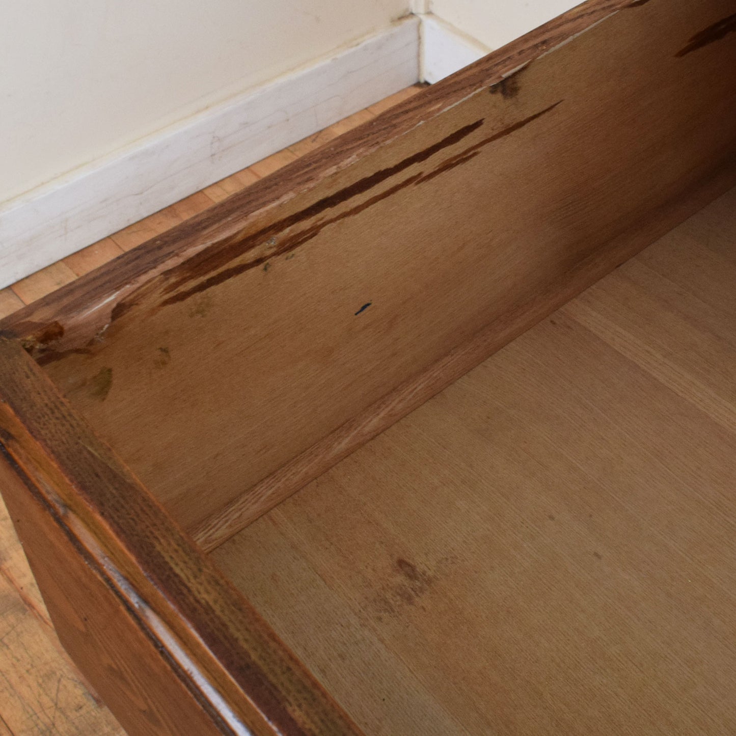 Rustic Oak Chest of Drawers