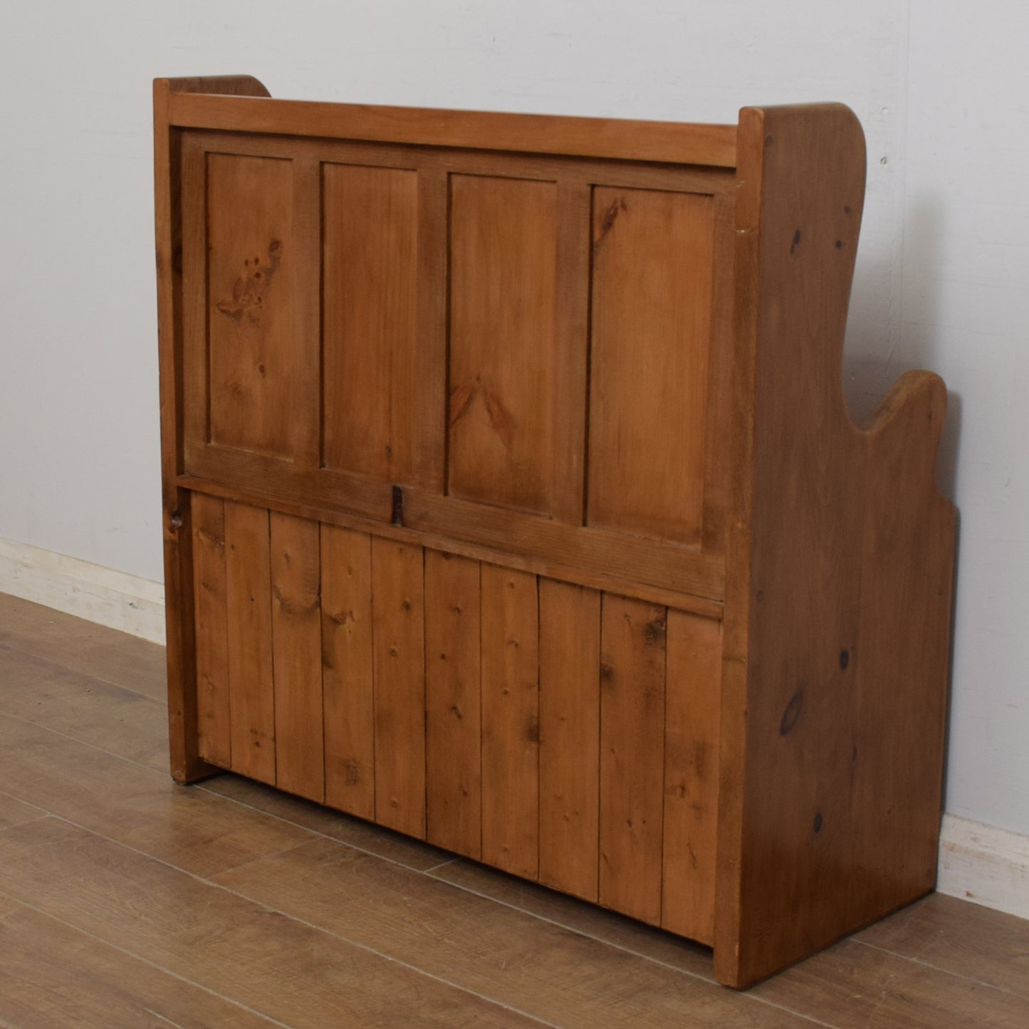 Pine Settle