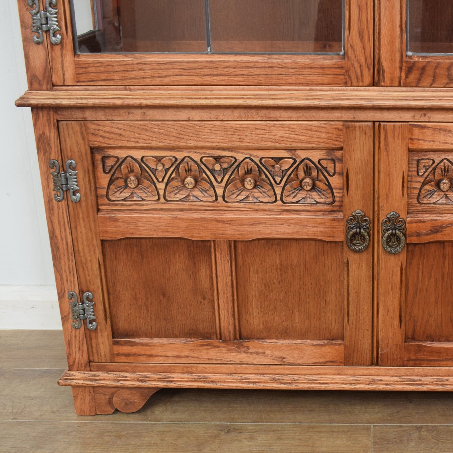 Old Charm Display Cabinet