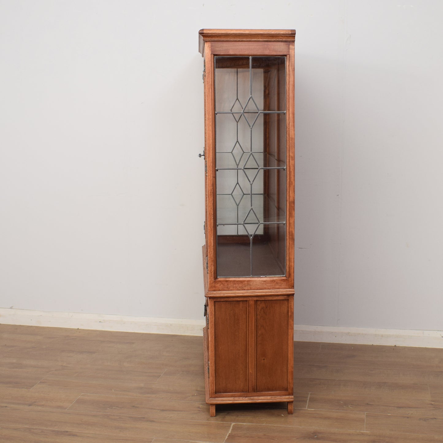 Old Charm Display Cabinet