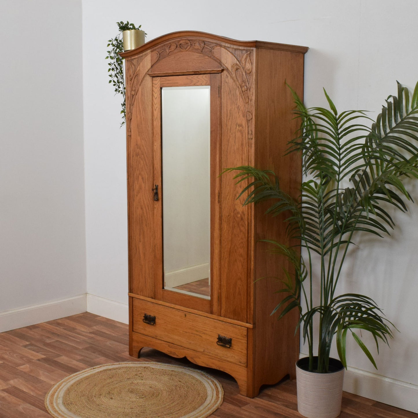 Oak Hallrobe