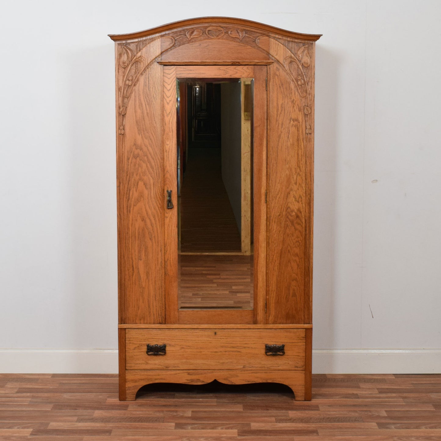 Oak Hallrobe