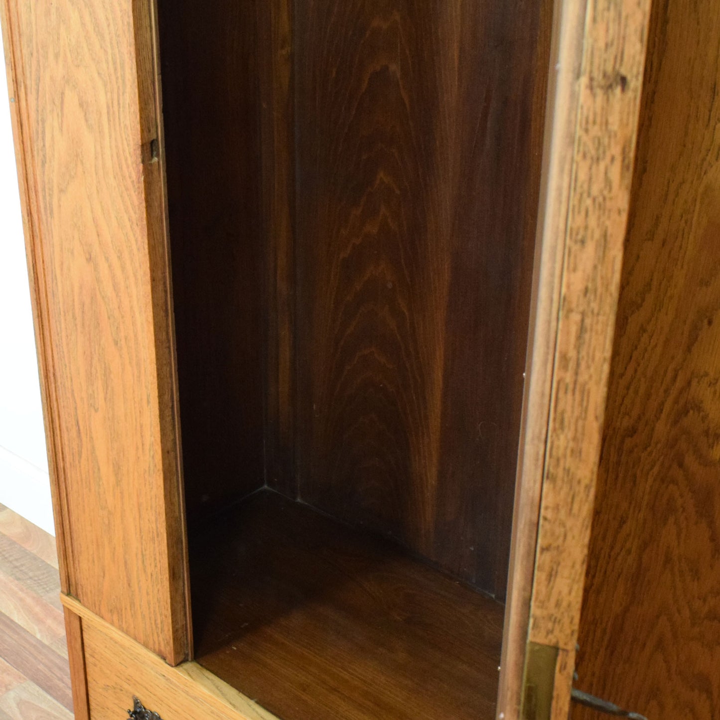 Oak Hallrobe