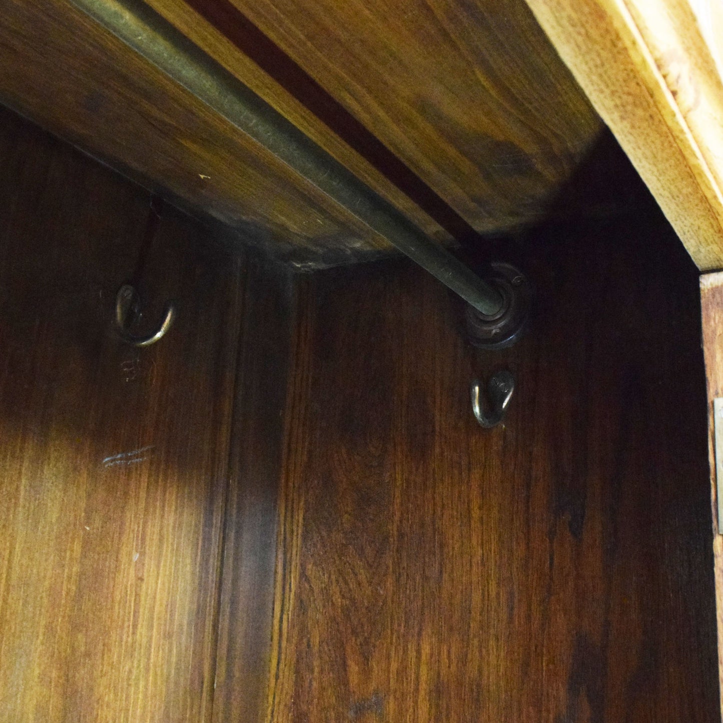 Oak Hallrobe