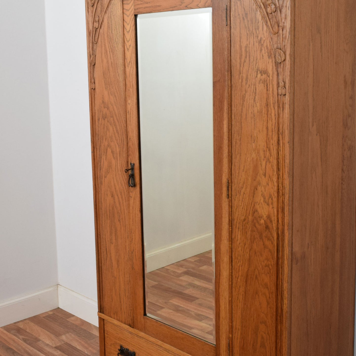 Oak Hallrobe