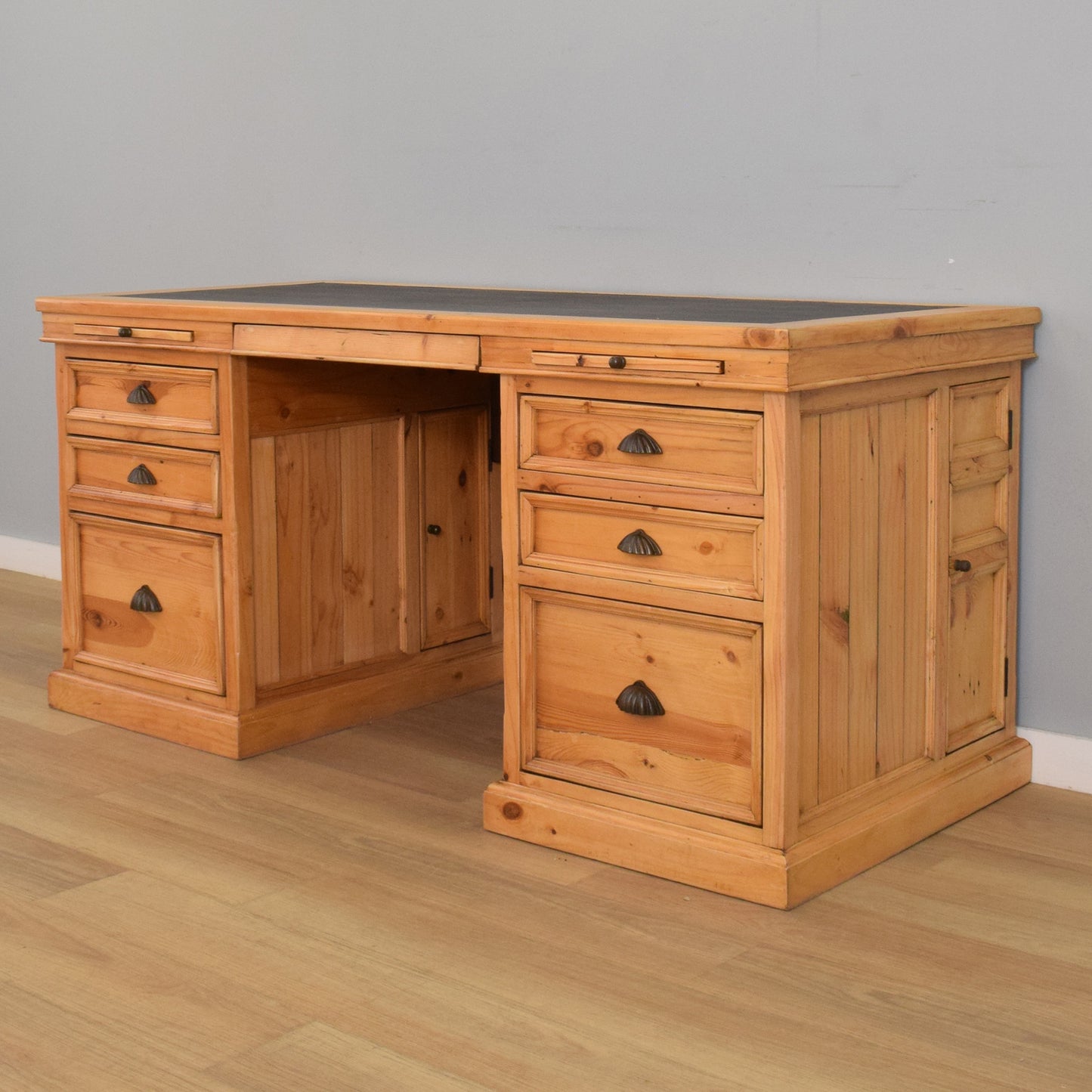 Large Pine Desk