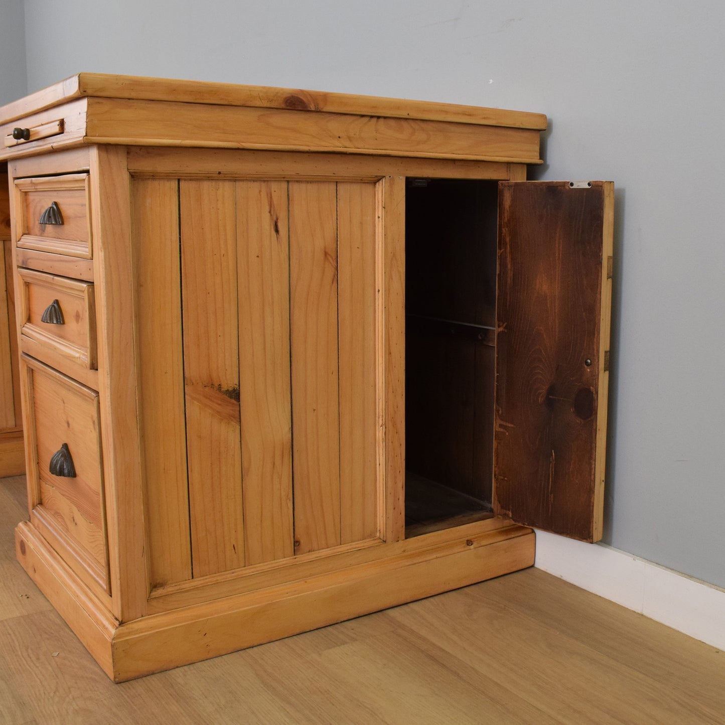 Large Pine Desk