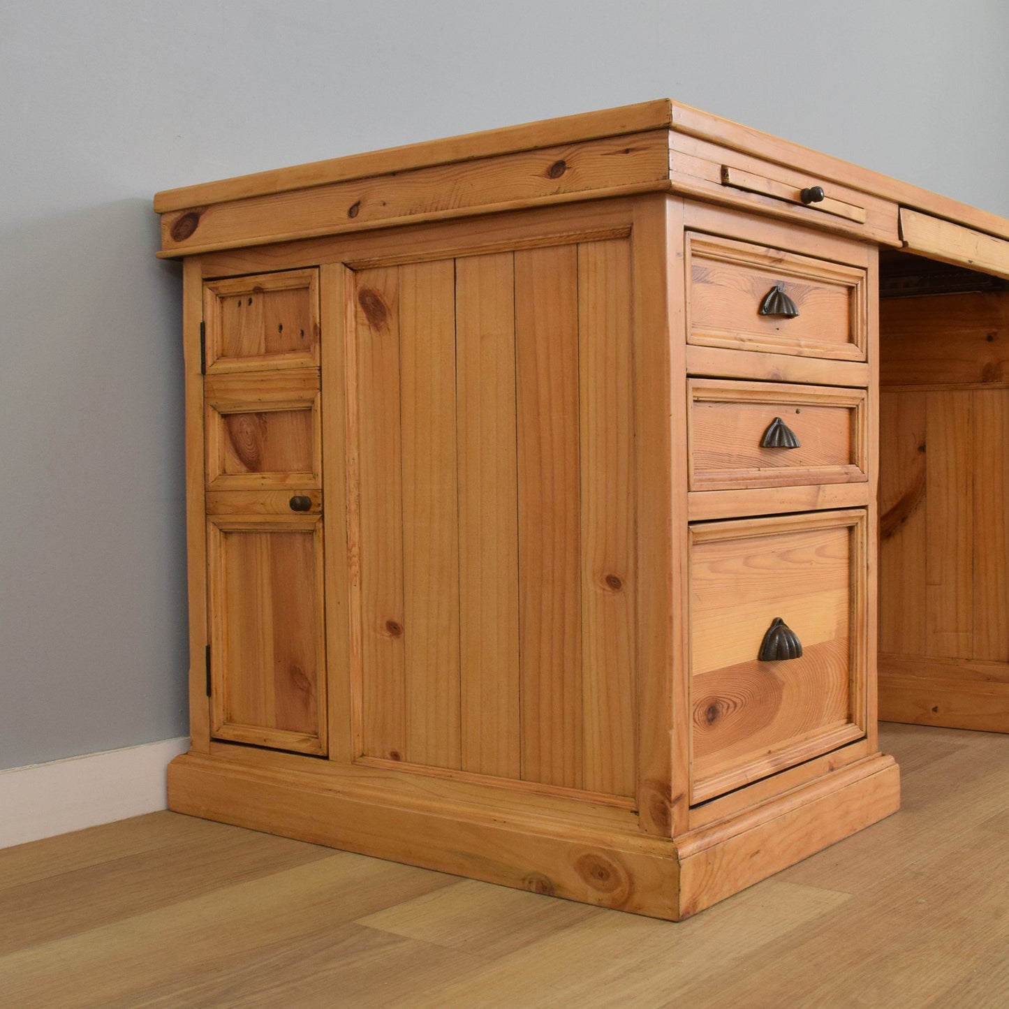 Large Pine Desk