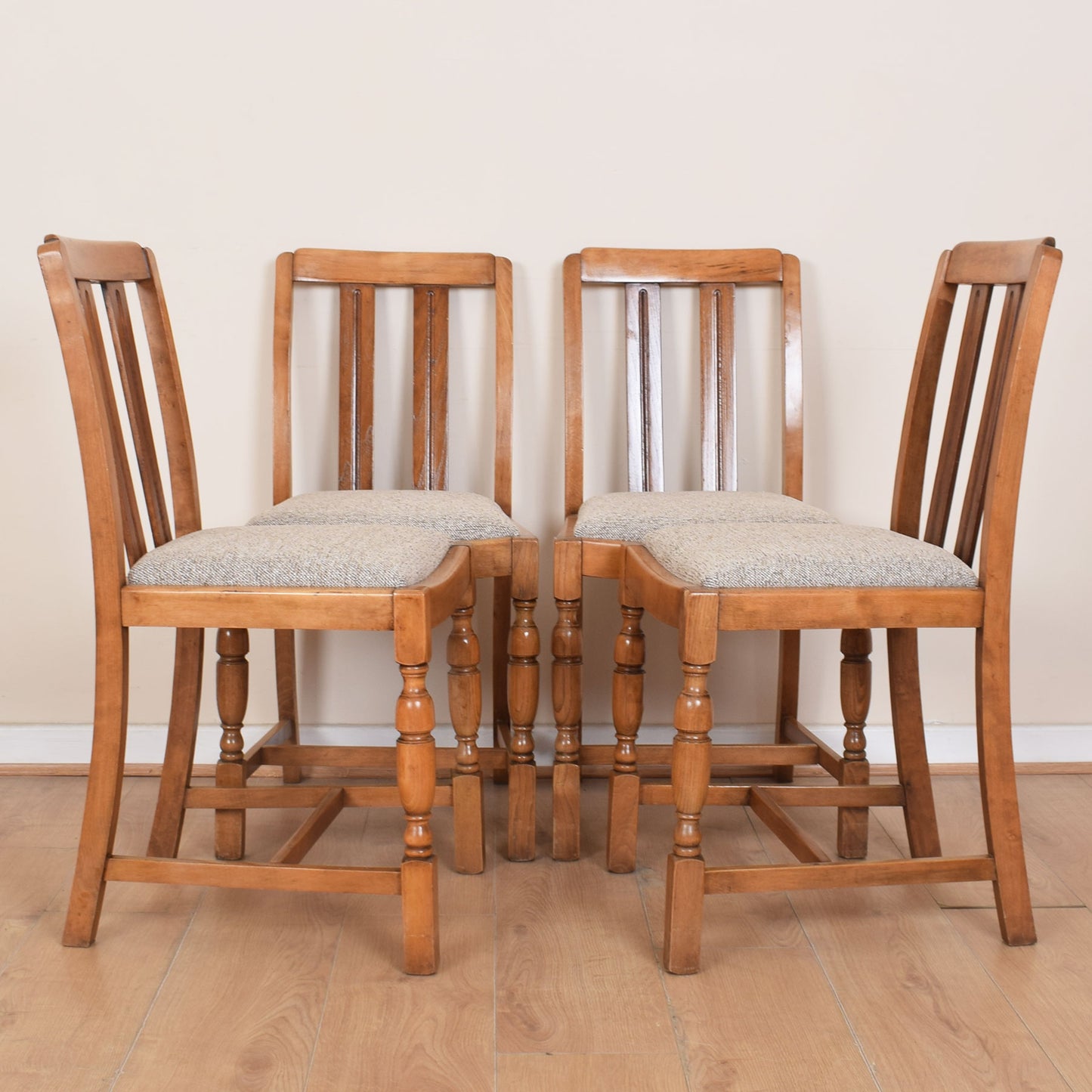 Oak Draw-leaf Dining Table & Four Chairs