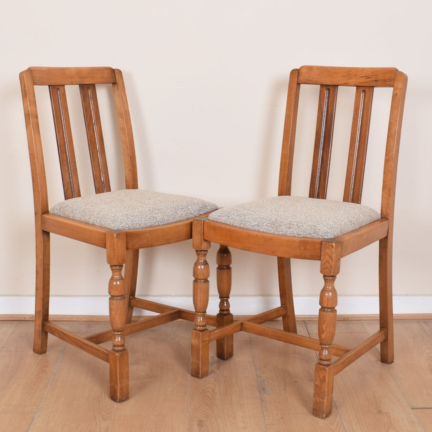Oak Draw-leaf Dining Table & Four Chairs