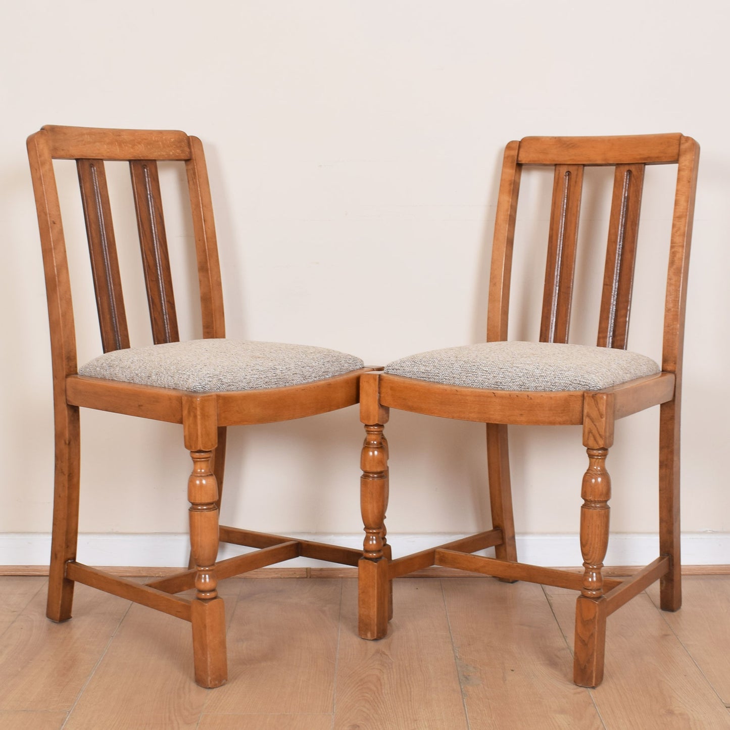 Oak Draw-leaf Dining Table & Four Chairs