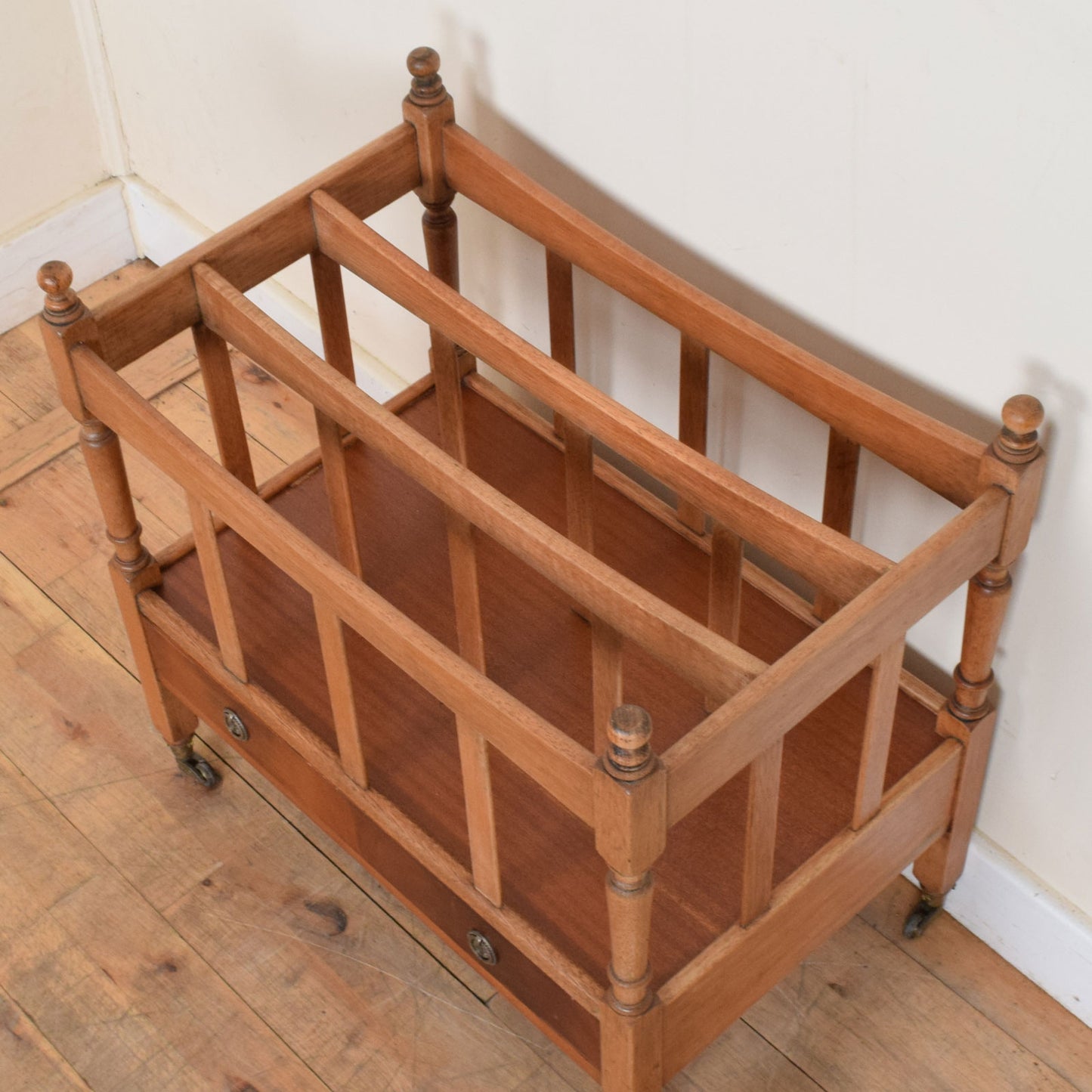 Magazine rack