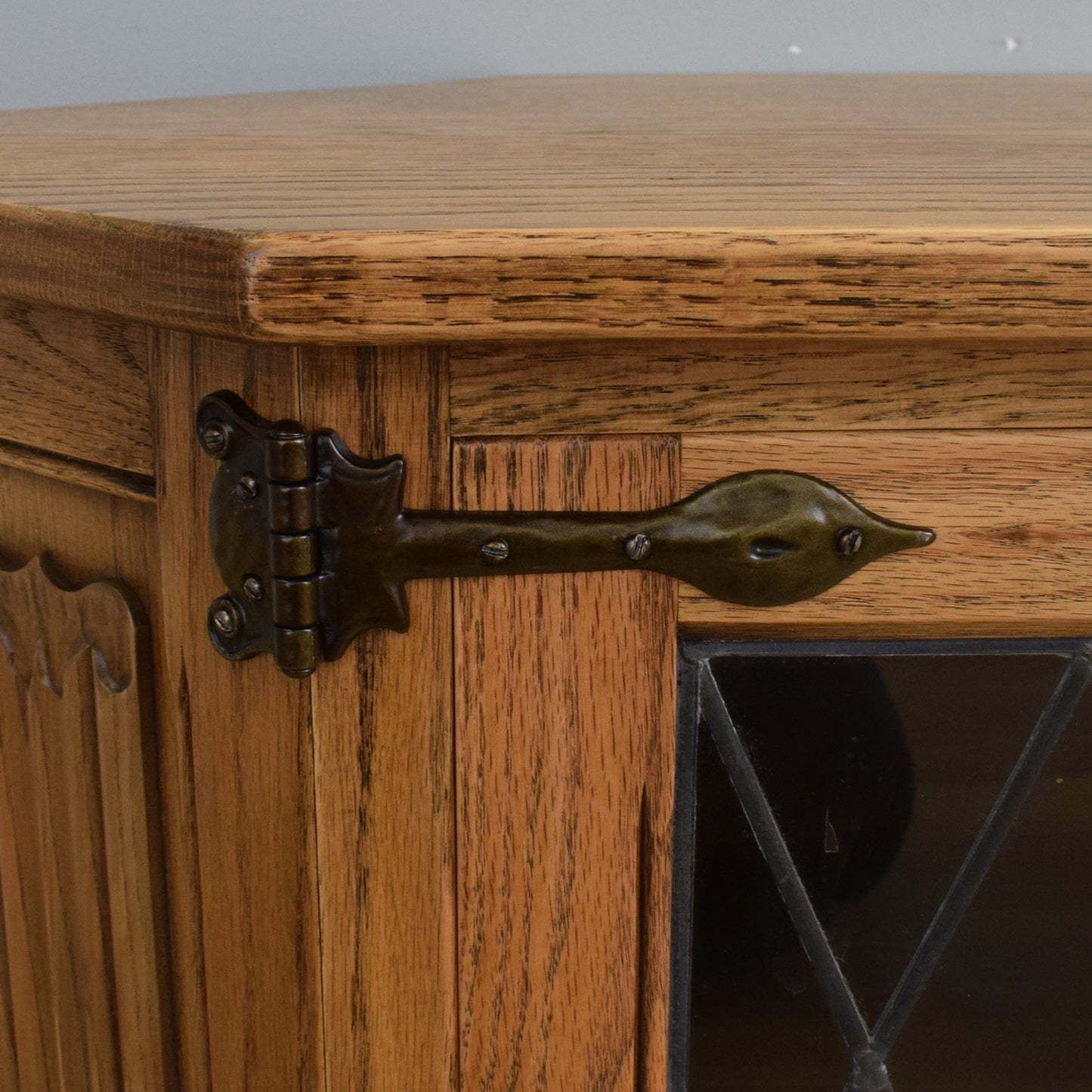 Old Charm TV Cabinet