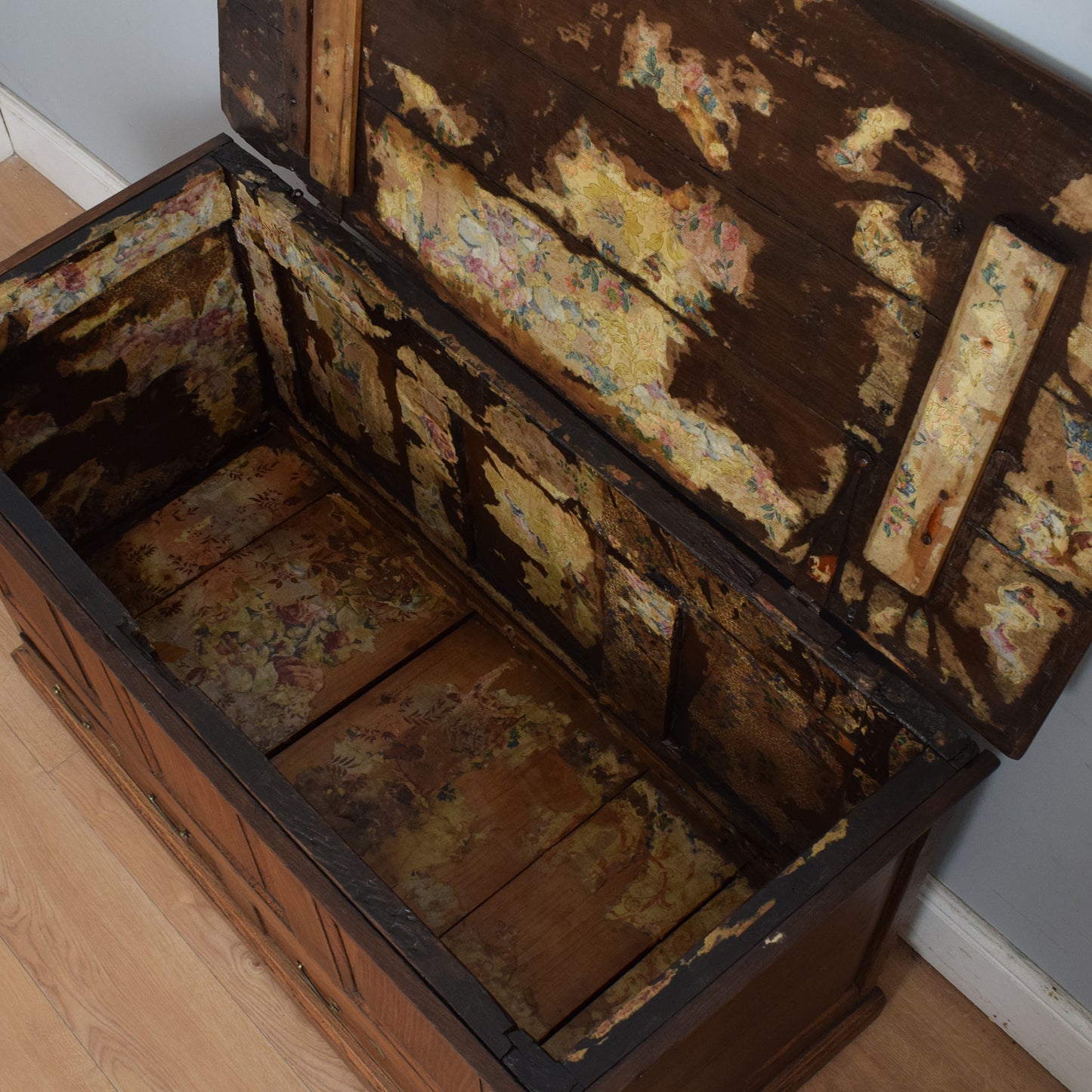 Antique Oak Mule Chest