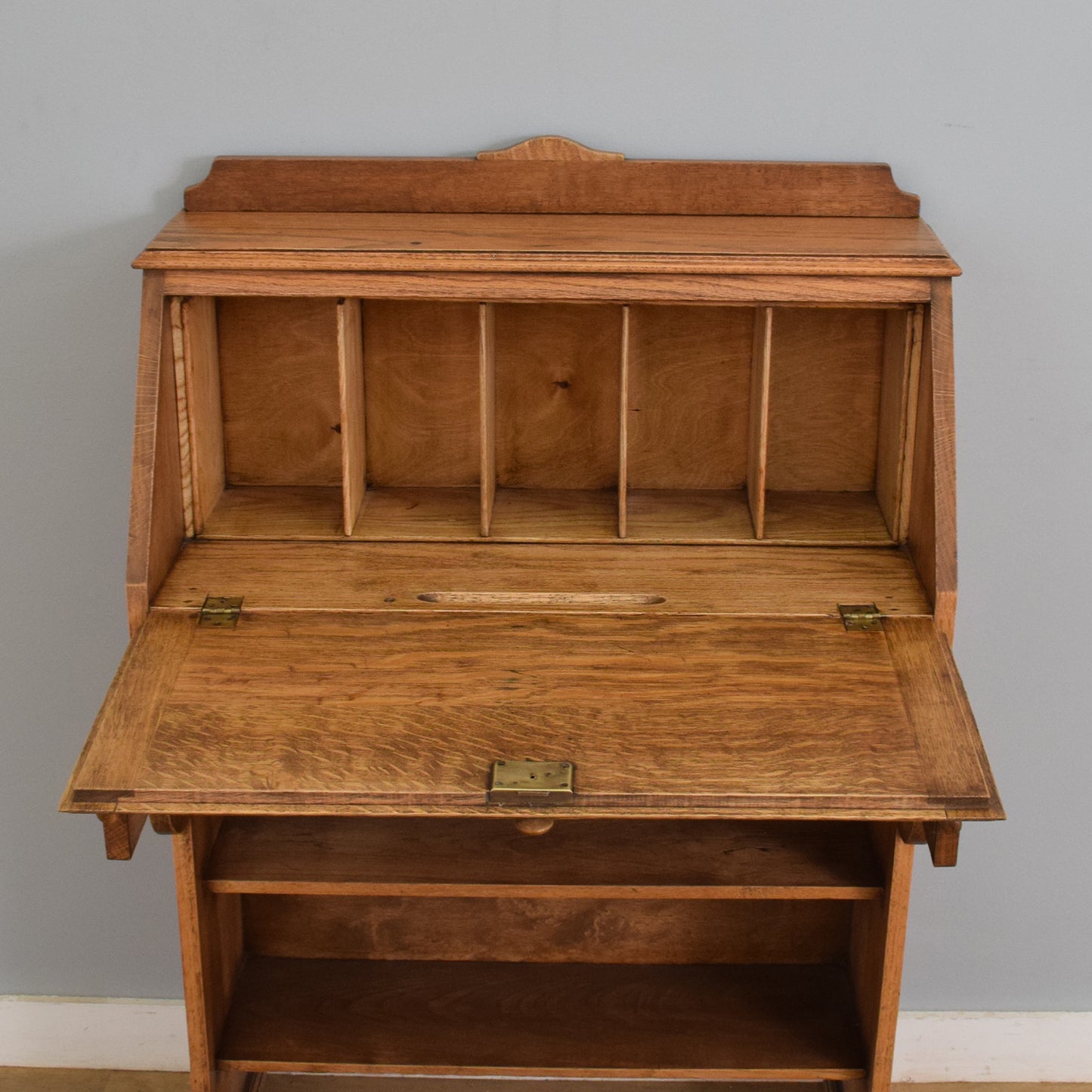 Refinished Oak Students Bureau