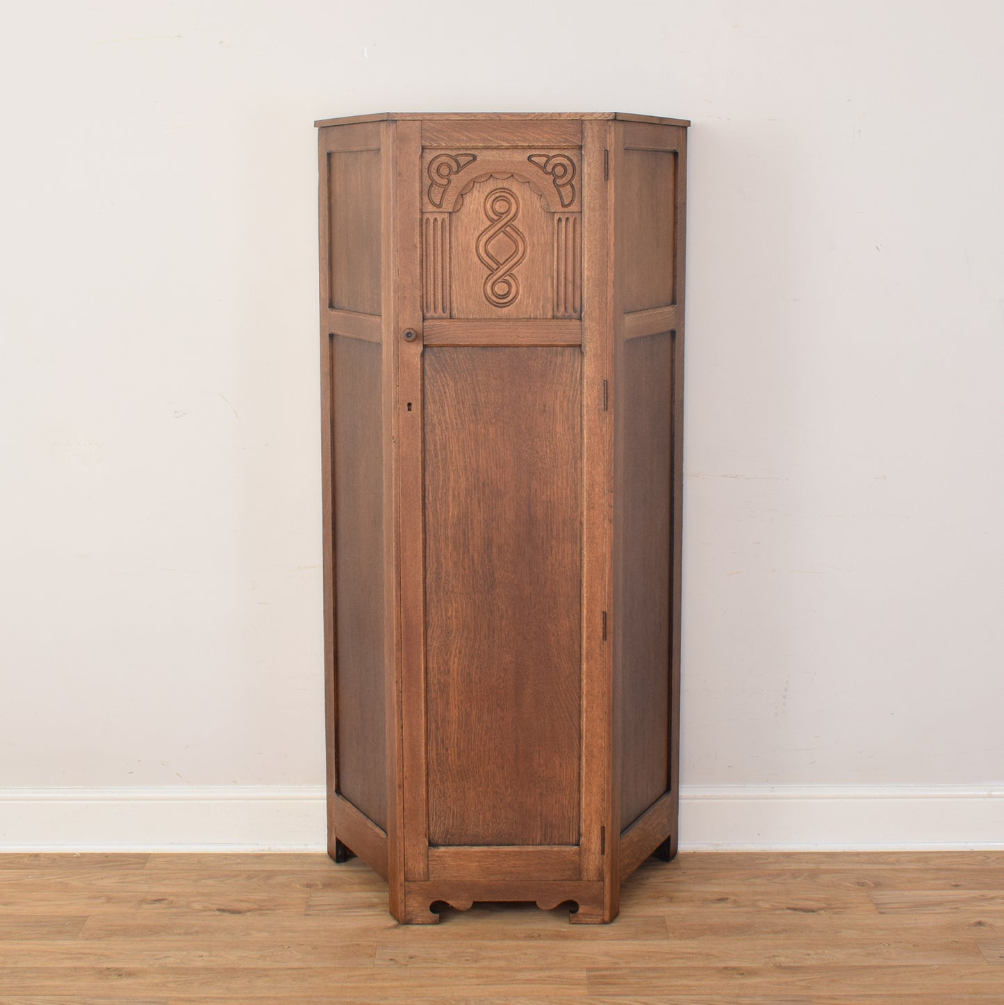 Oak Hallrobe