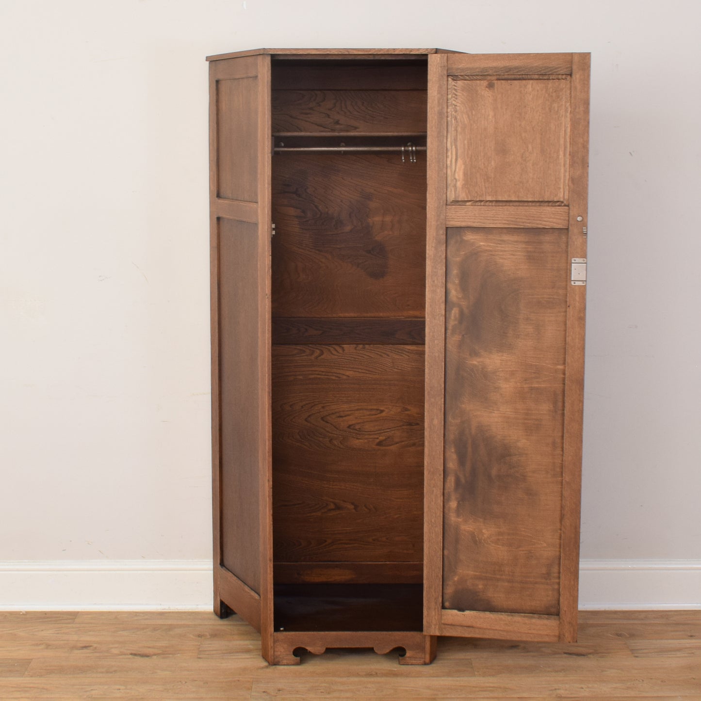 Oak Hallrobe