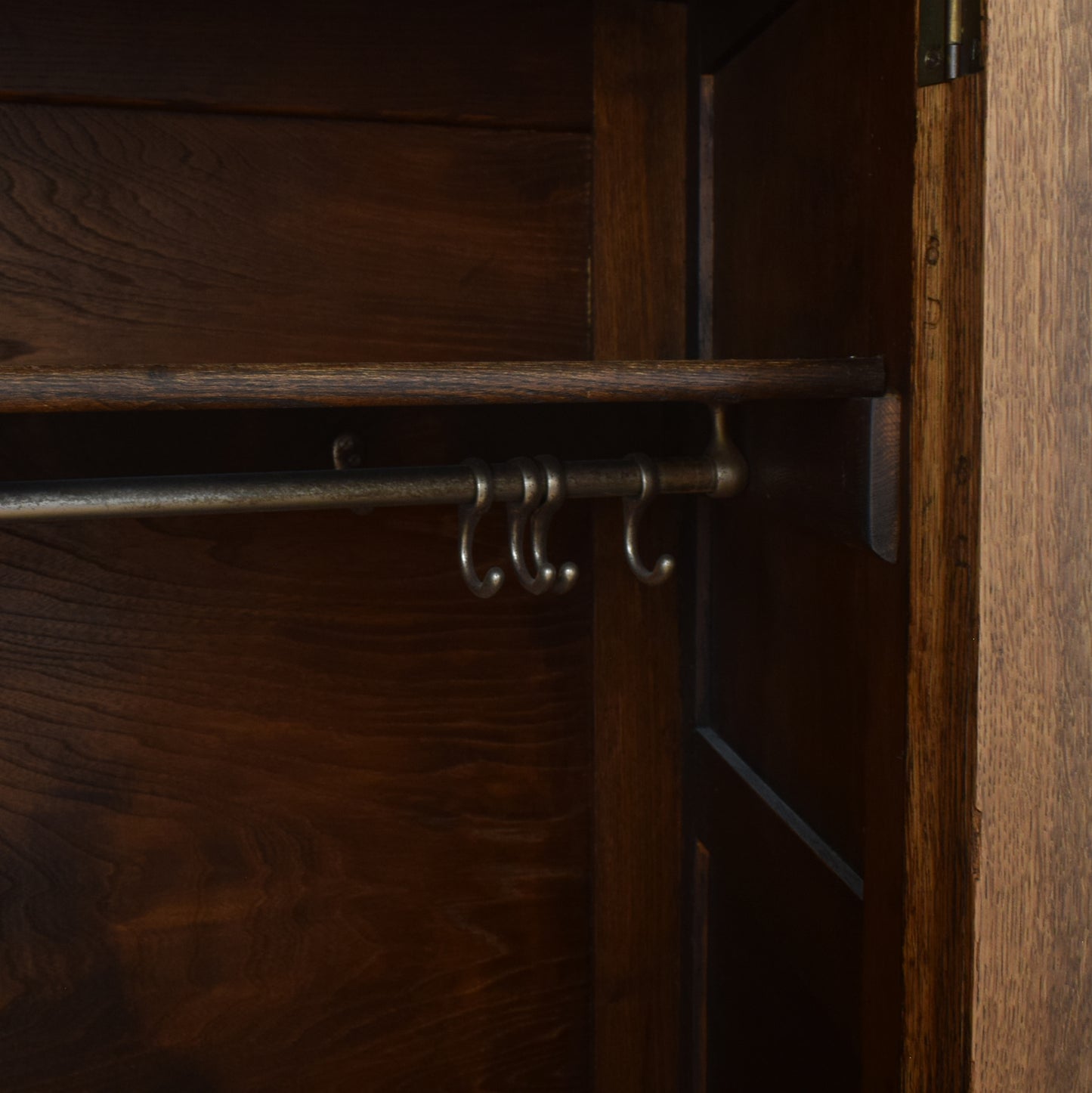 Oak Hallrobe