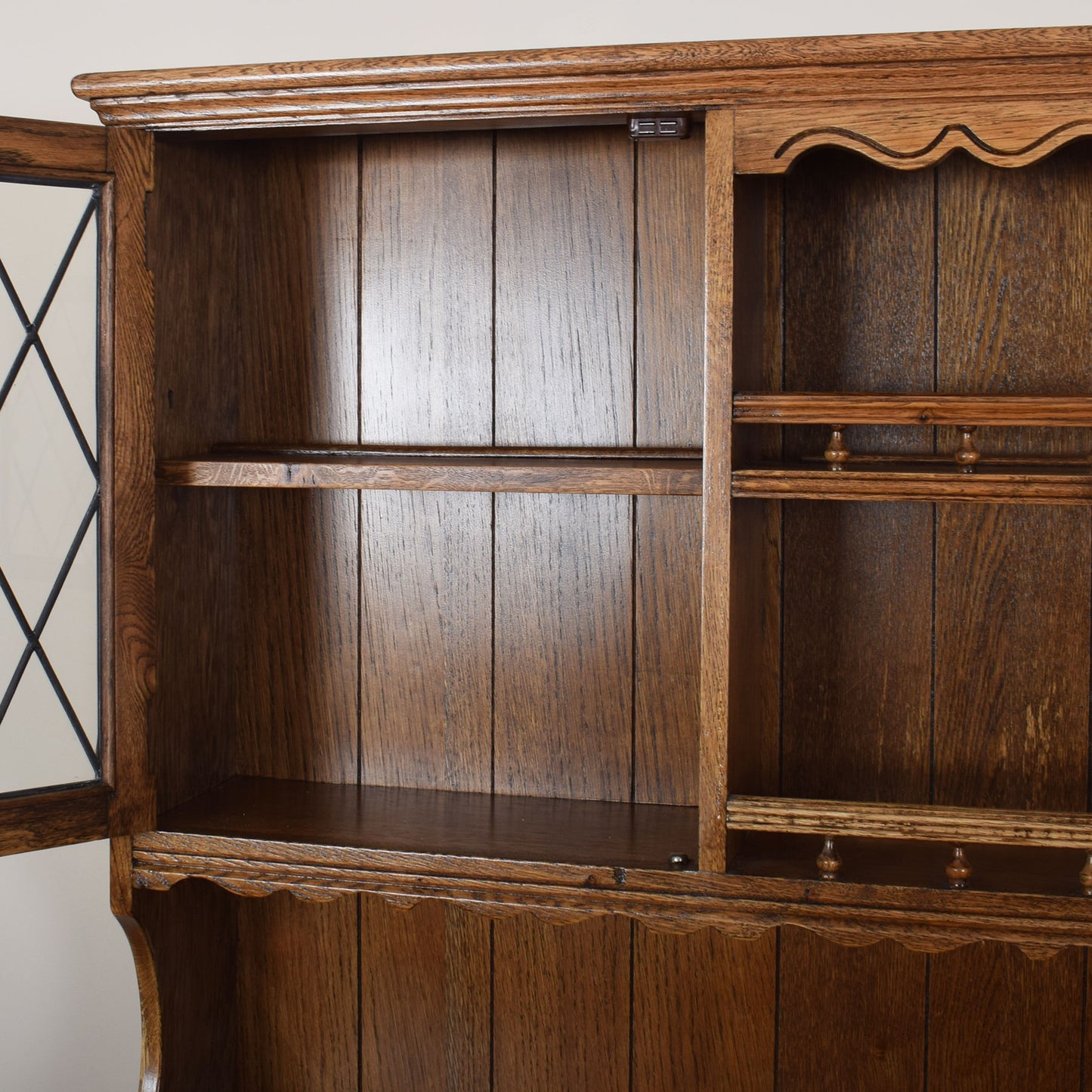 Large Oak Windowed Dresser