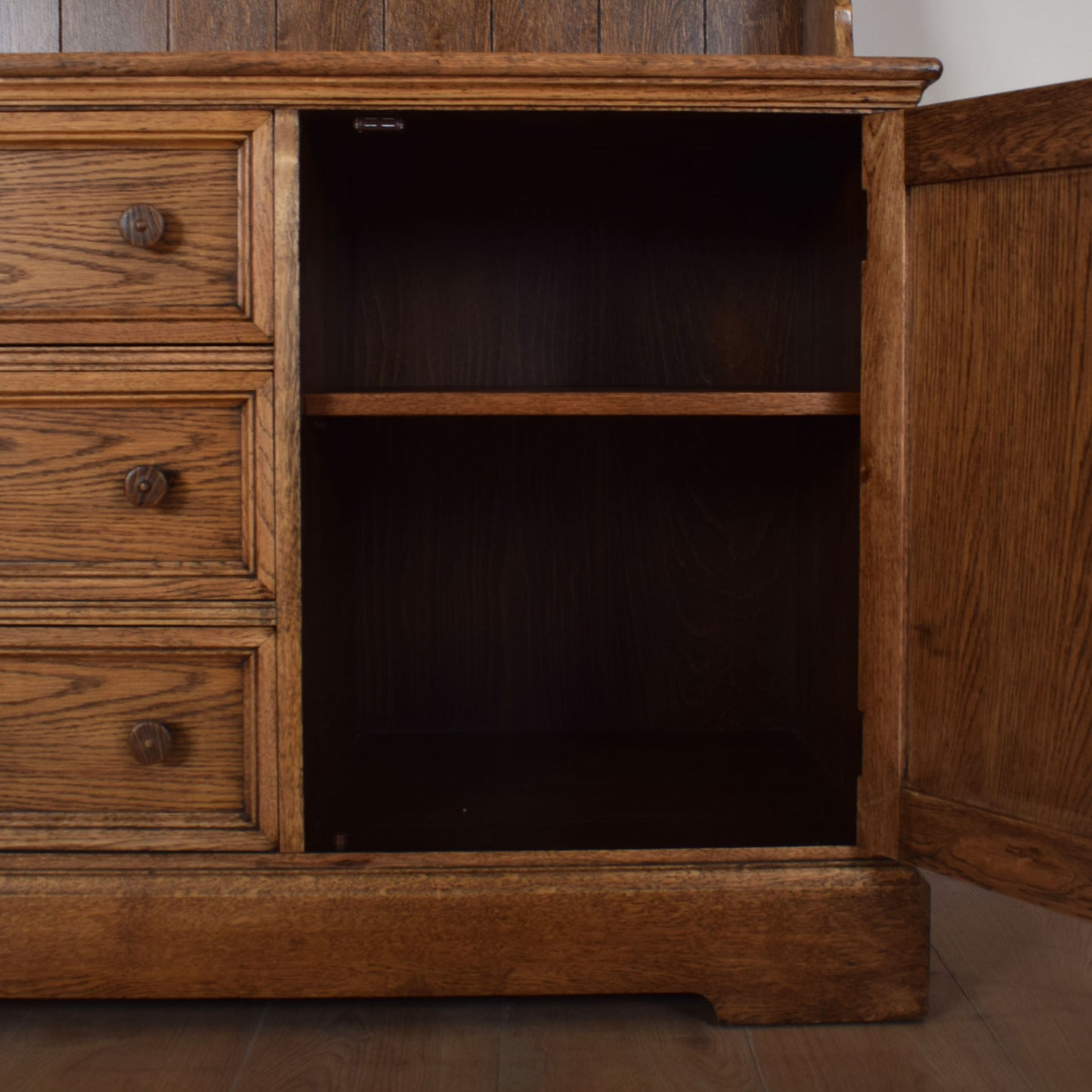 Large Oak Windowed Dresser