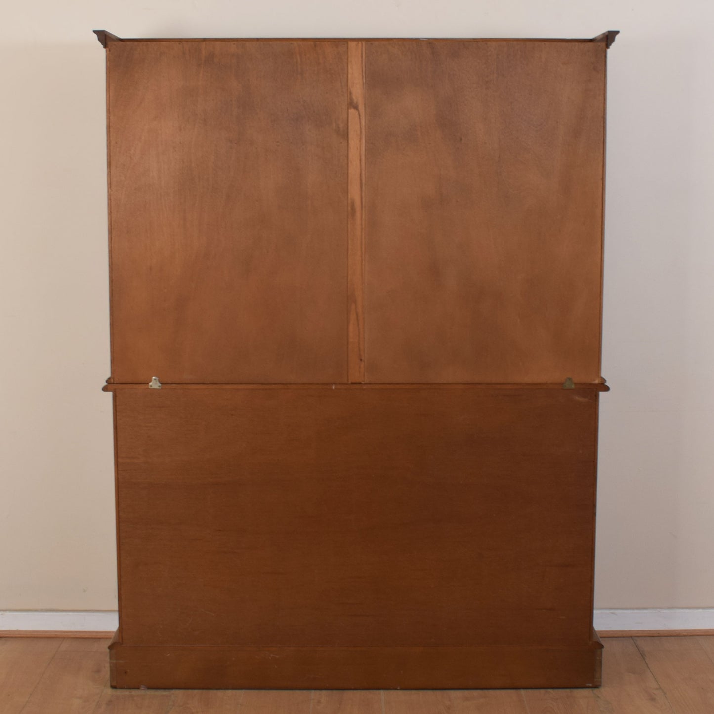 Jaycee Glazed Oak Dresser