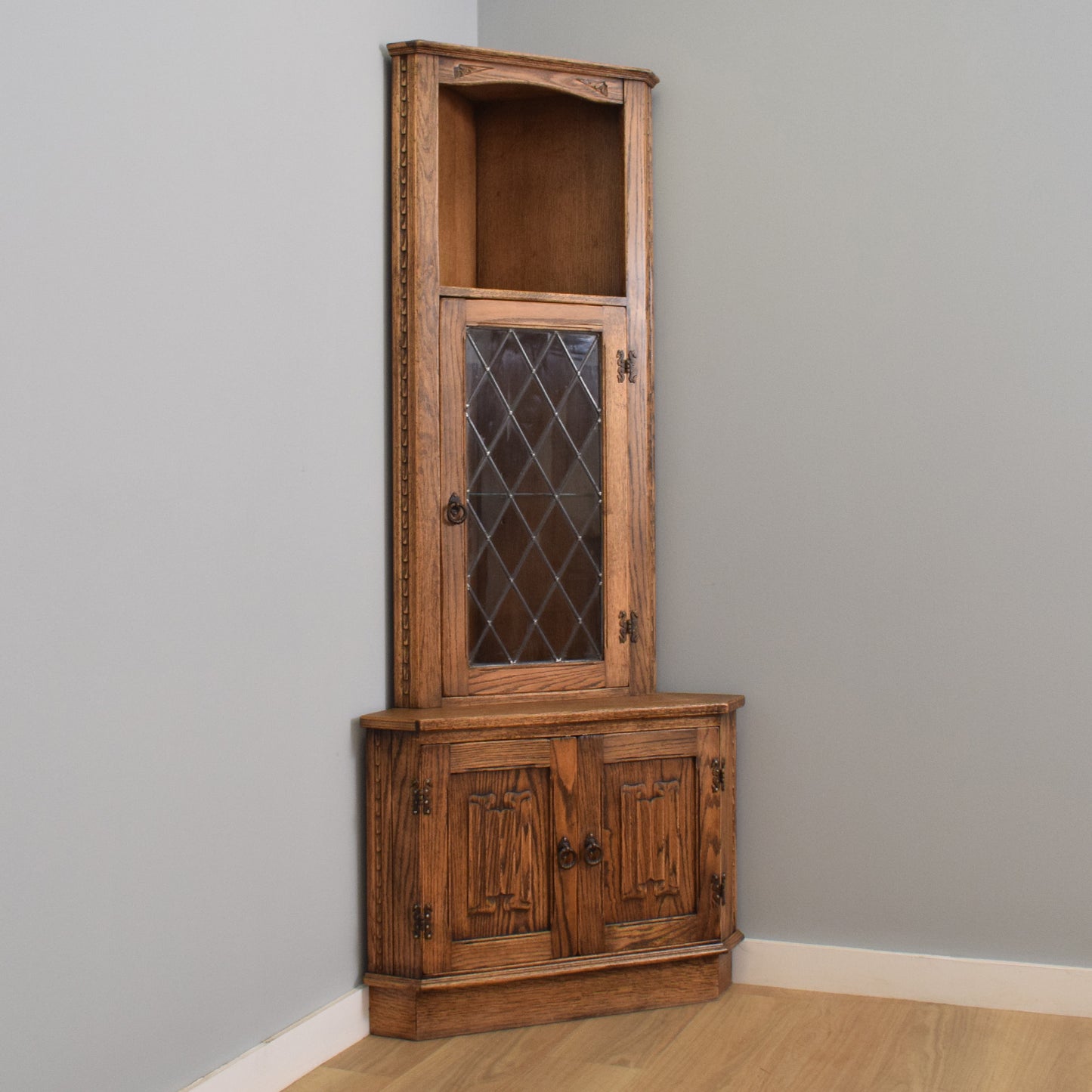Jaycee Oak Corner Unit