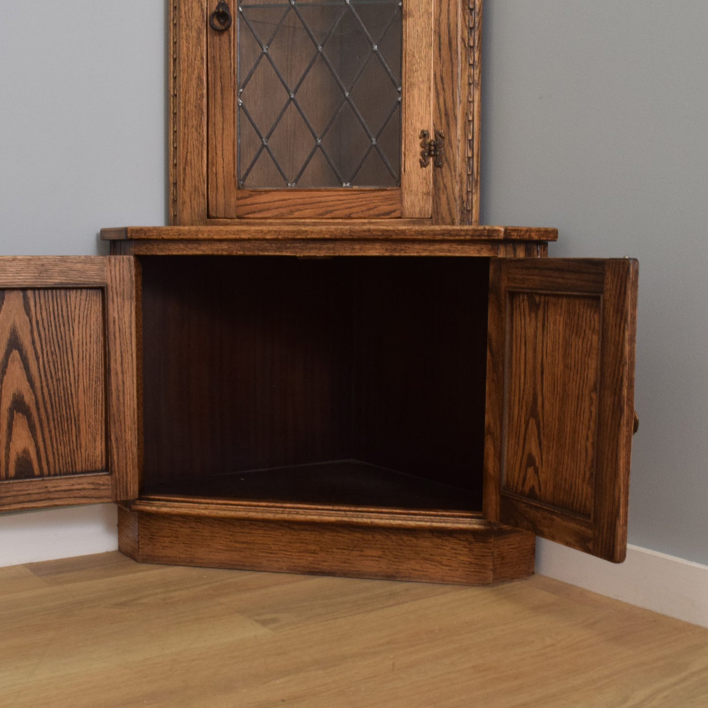 Jaycee Oak Corner Unit