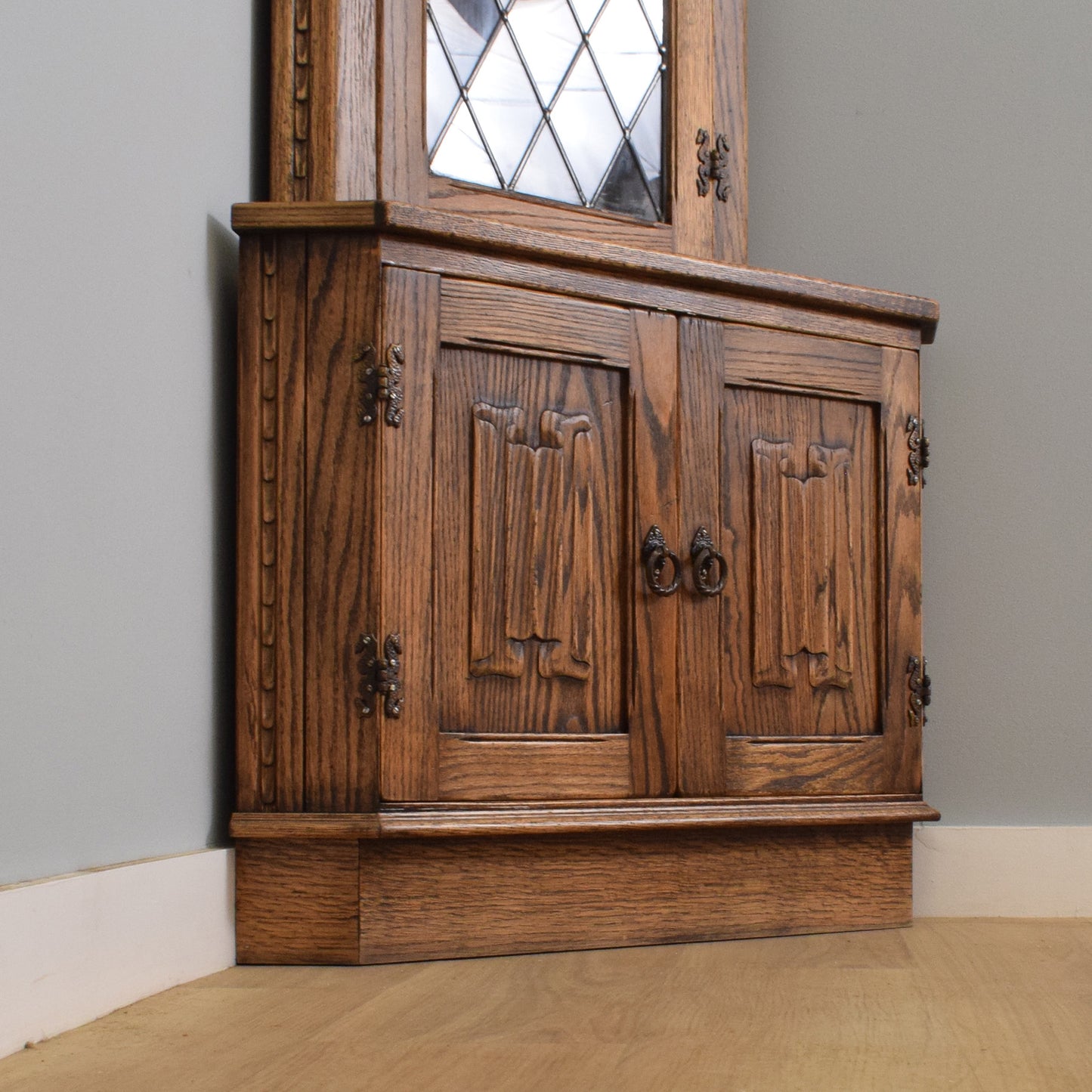 Jaycee Oak Corner Unit