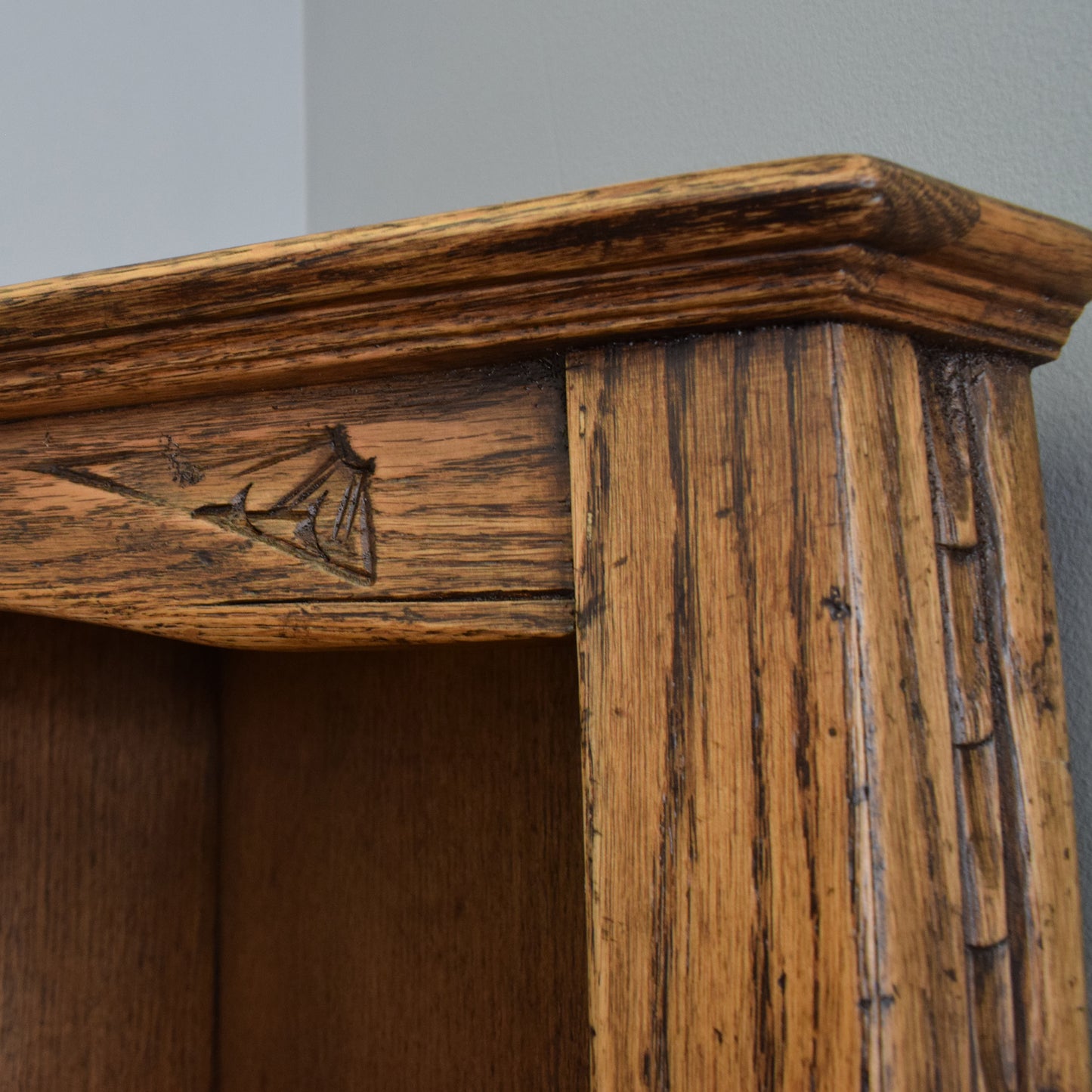 Jaycee Oak Corner Unit