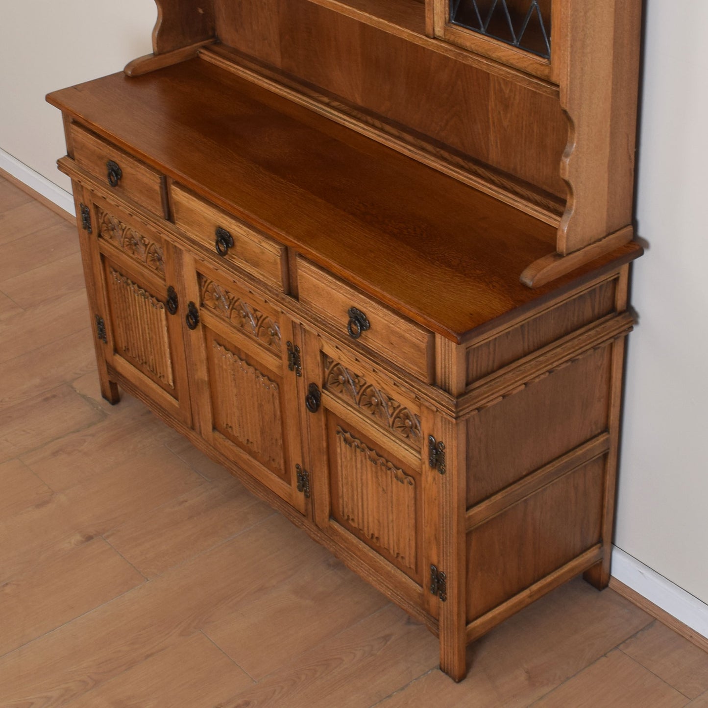 Old Charm Dresser