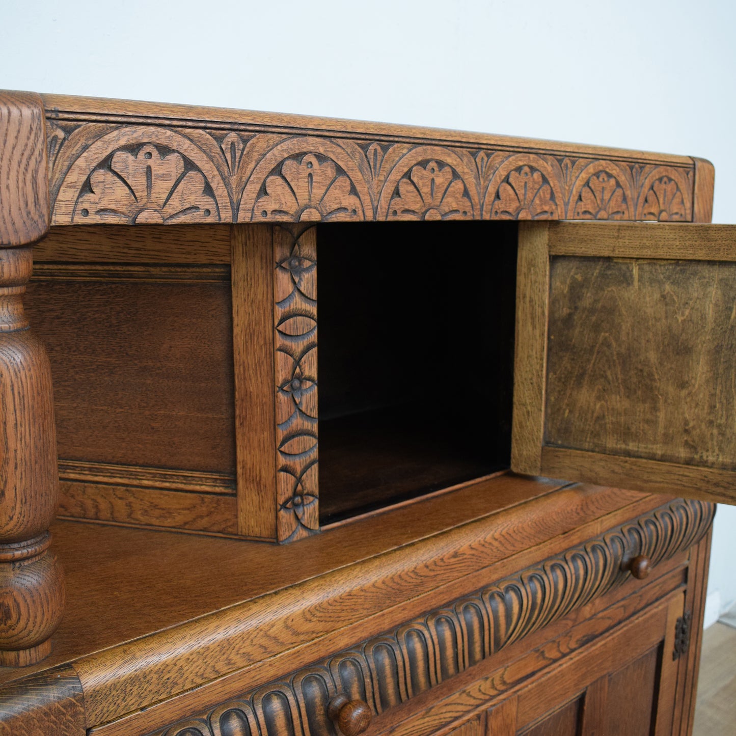 Oak Court Cabinet