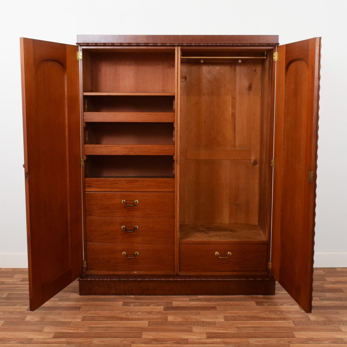 Large Mahogany Compactum