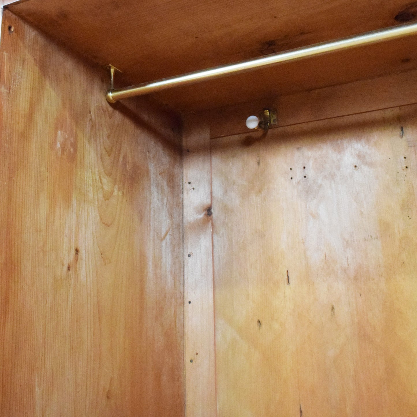 Large Mahogany Compactum