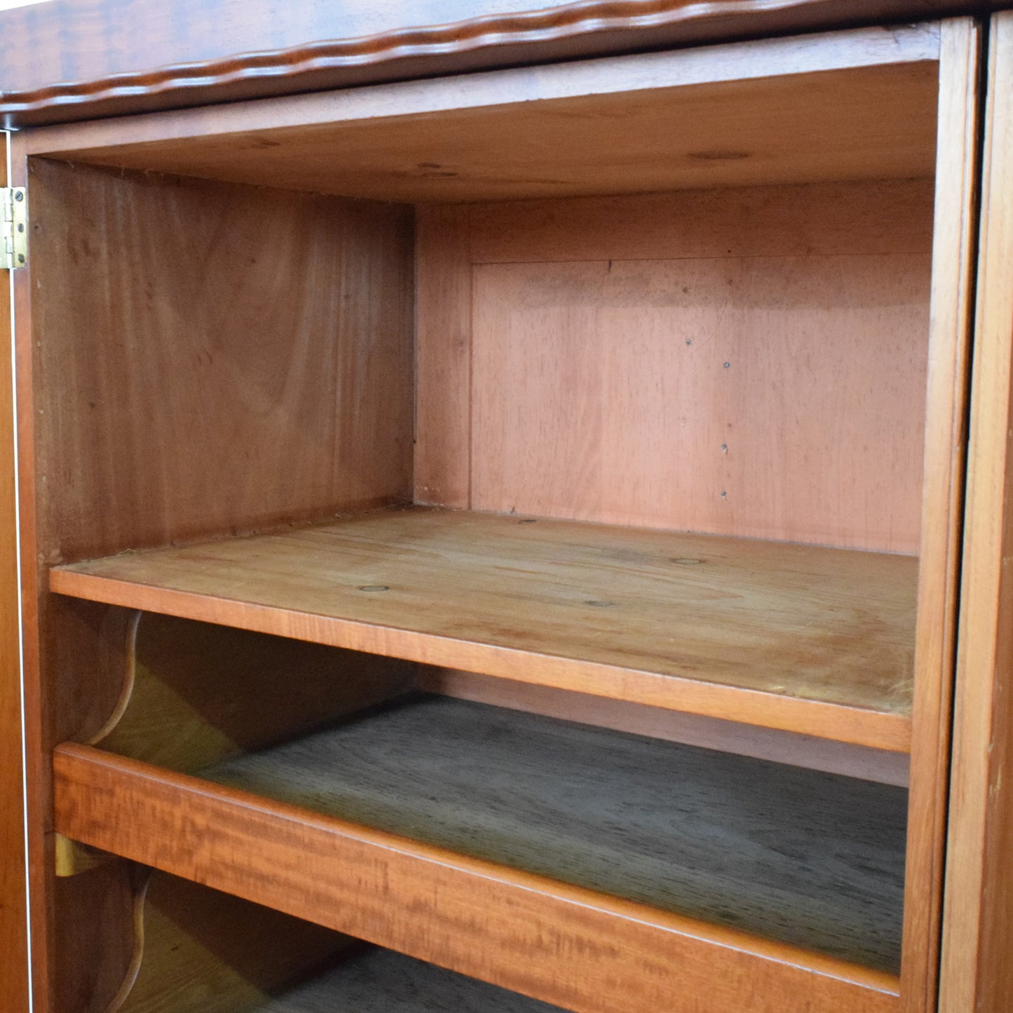Large Mahogany Compactum