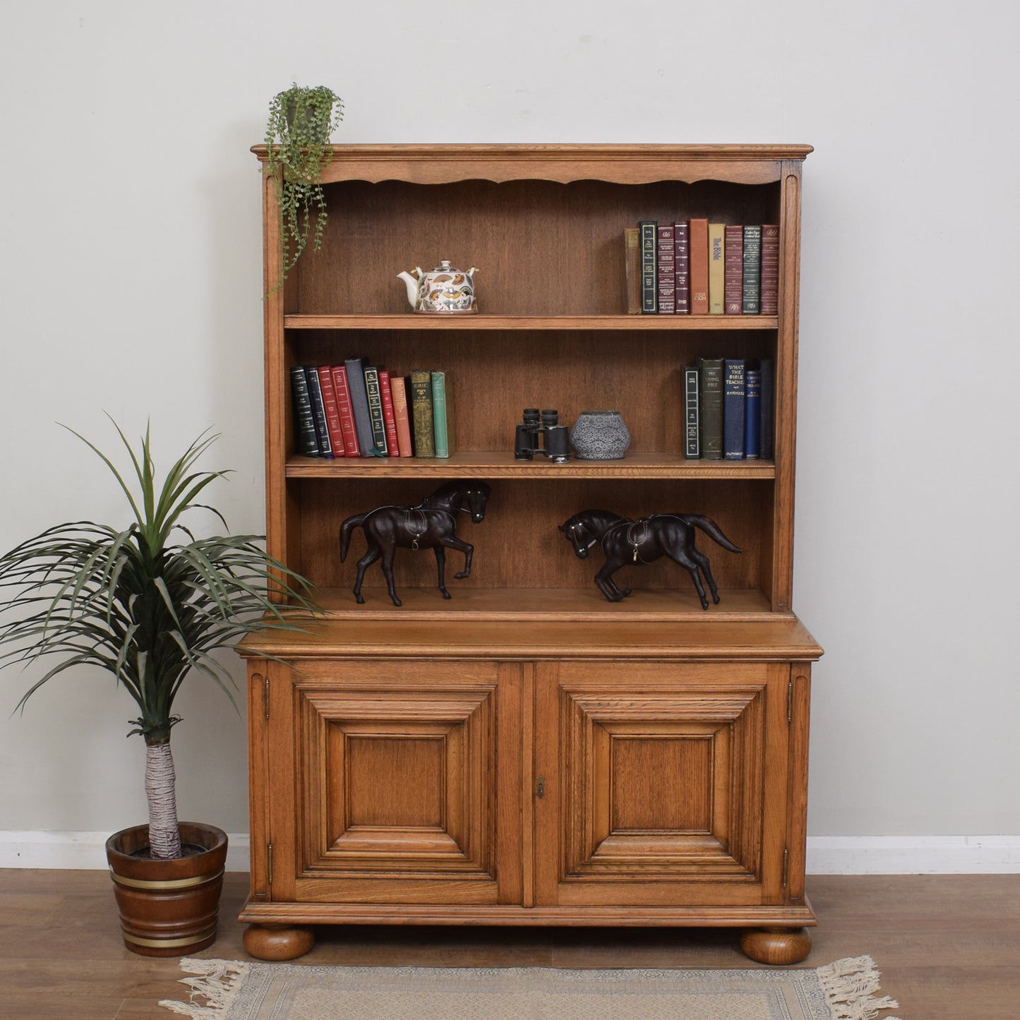 Oak Bookcase With Storage 
Cabinet