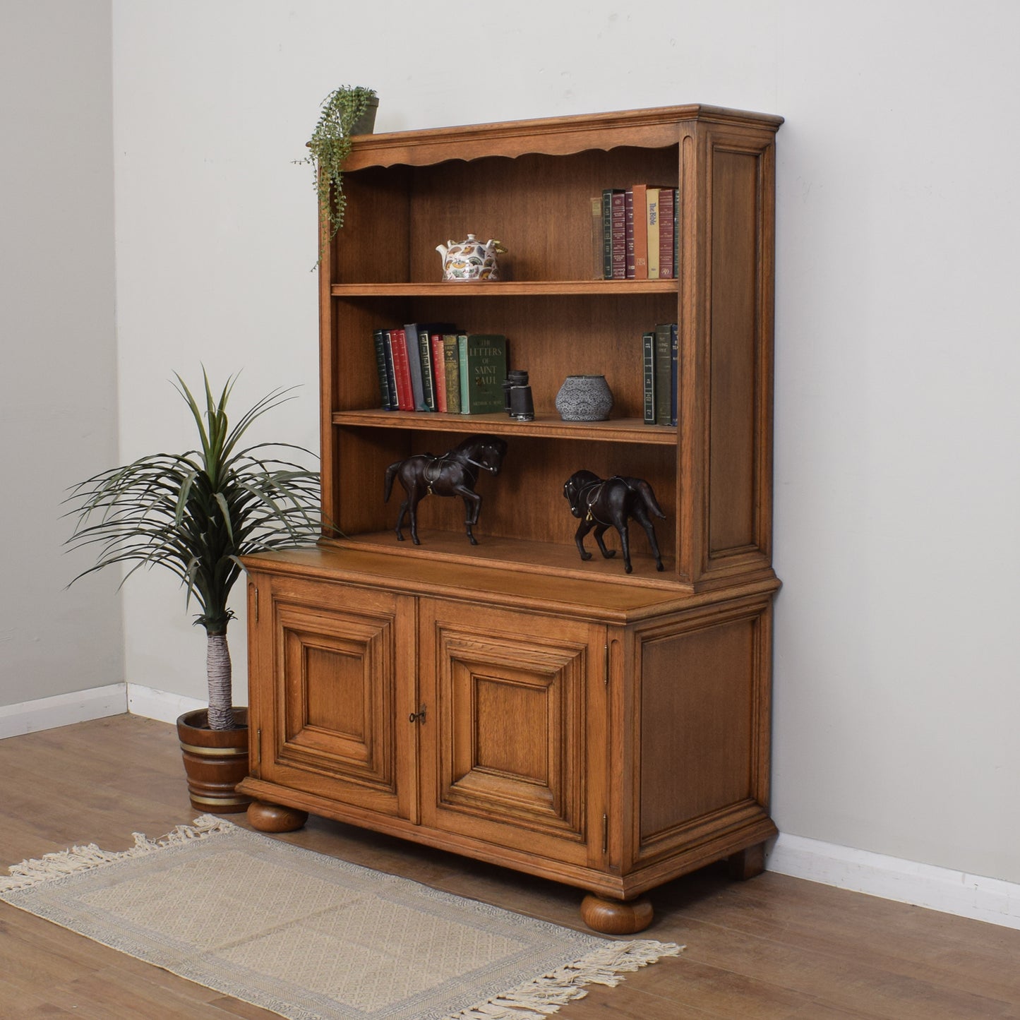 Oak Bookcase With Storage
Cabinet