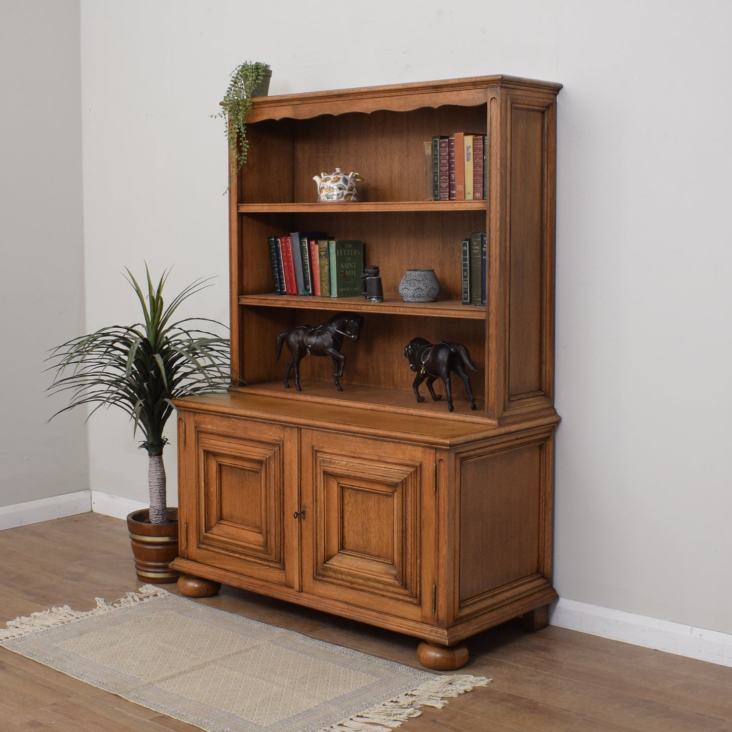 Oak Bookcase With Storage 
Cabinet