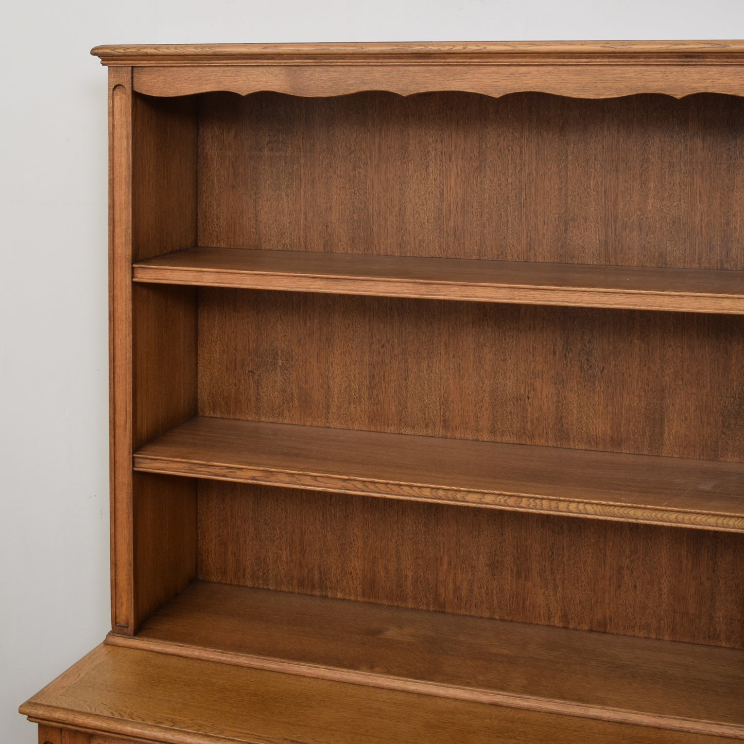 Oak Bookcase With Storage 
Cabinet