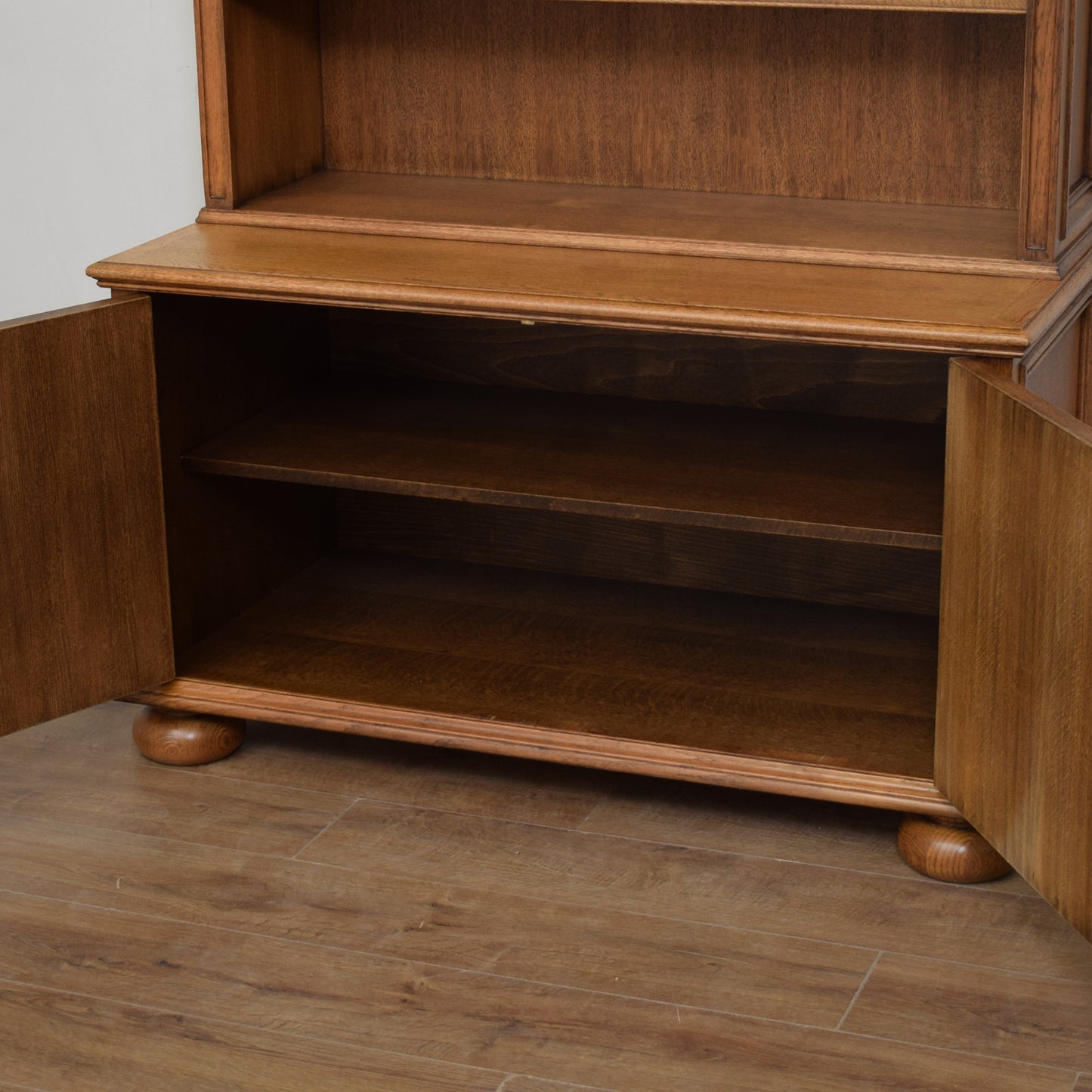 Oak Bookcase With Storage 
Cabinet