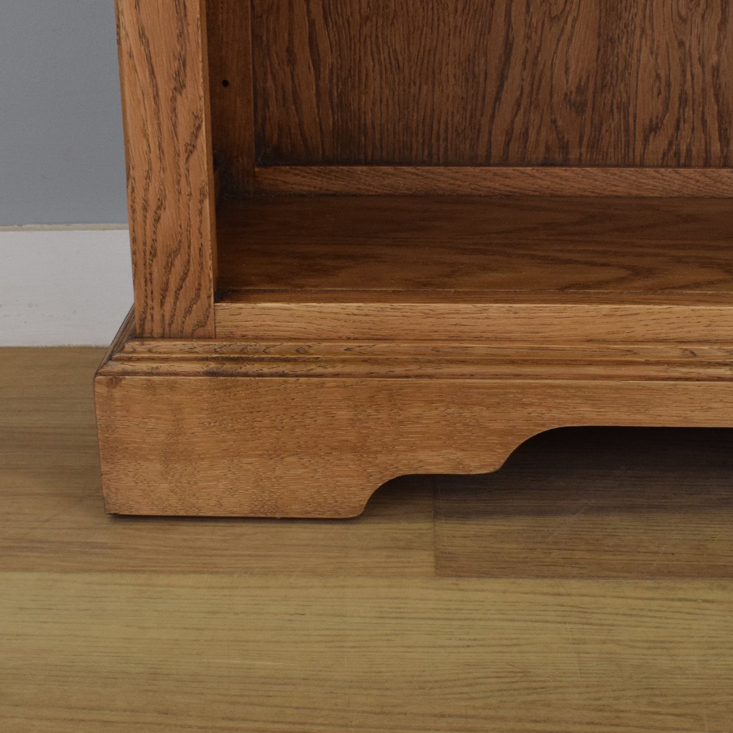'Old Charm' Glazed Bookcase