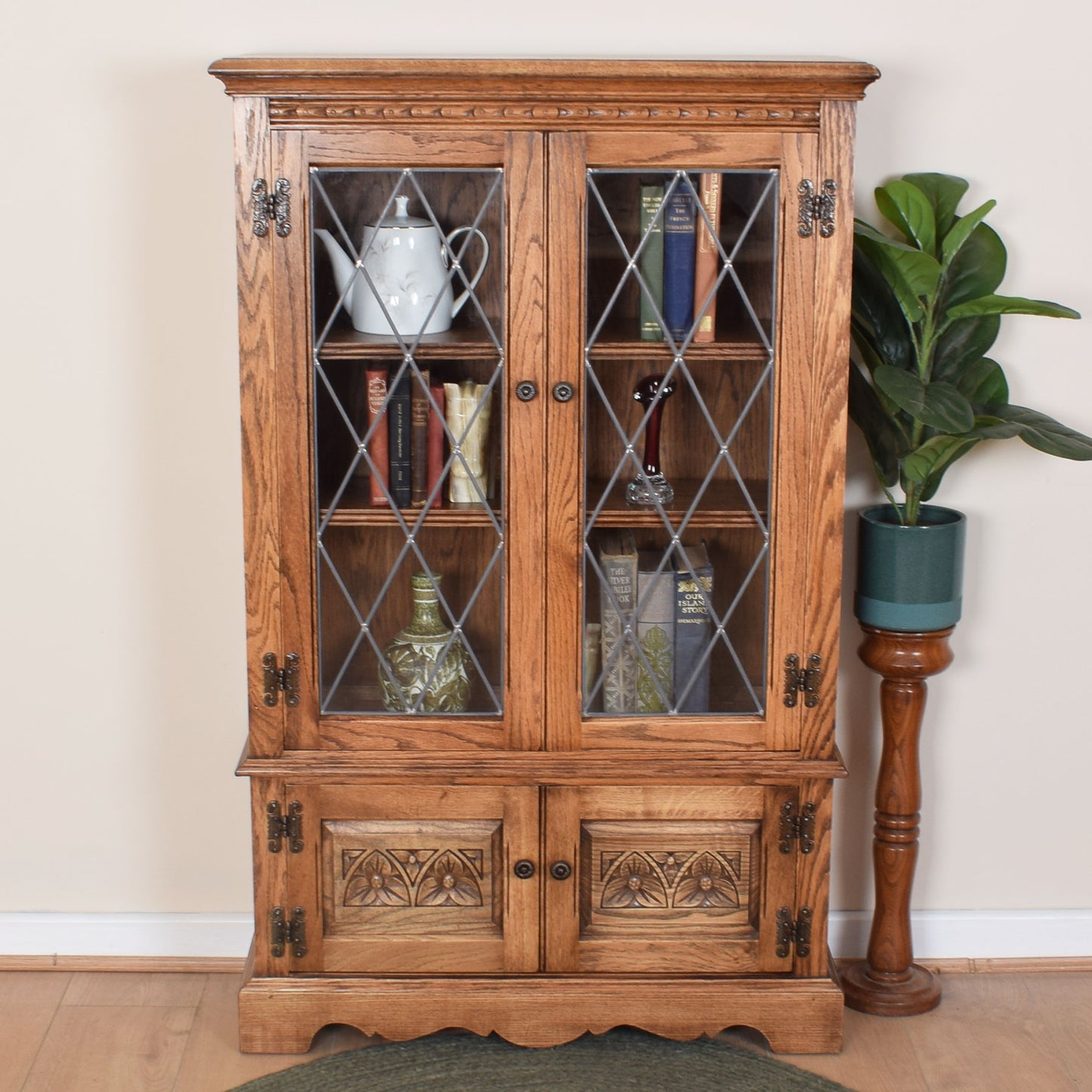 Old Charm Glazed Cabinet